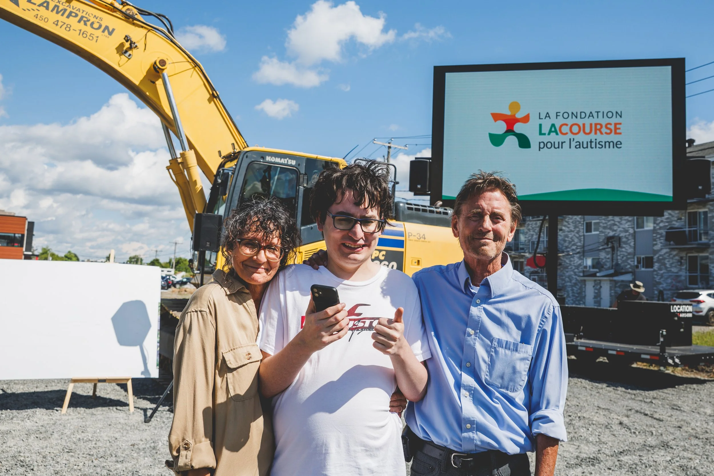 Francis Lacourse et ses parents, Claude Larouse et Marlène Francis.jpg