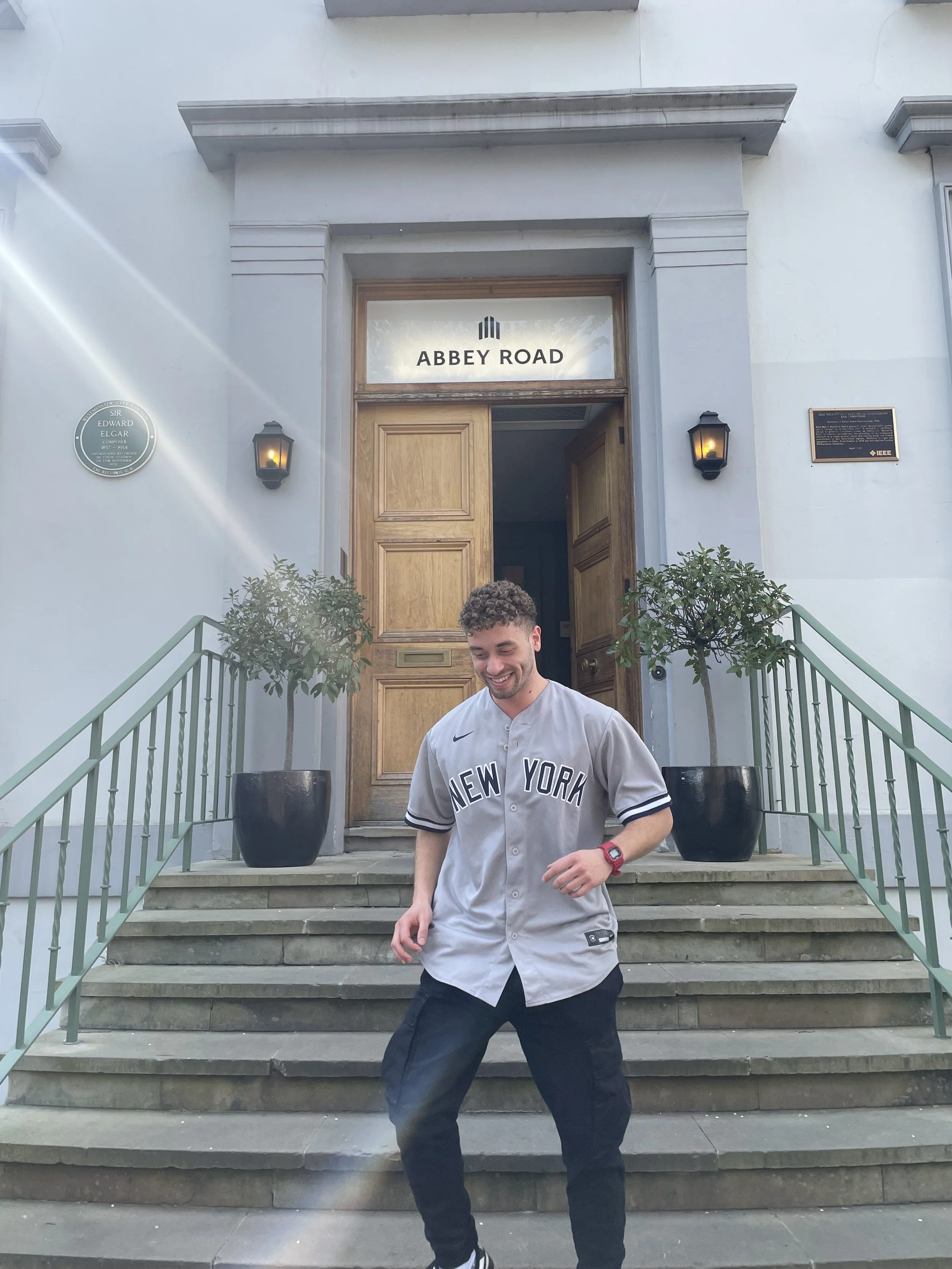 Live music: Alexander Jack