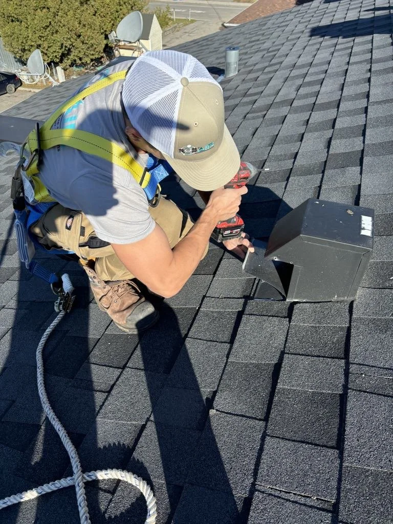 Service de nettoyage de sortie de sécheuse commerciale dans un immeuble à logements – ROB’AIR