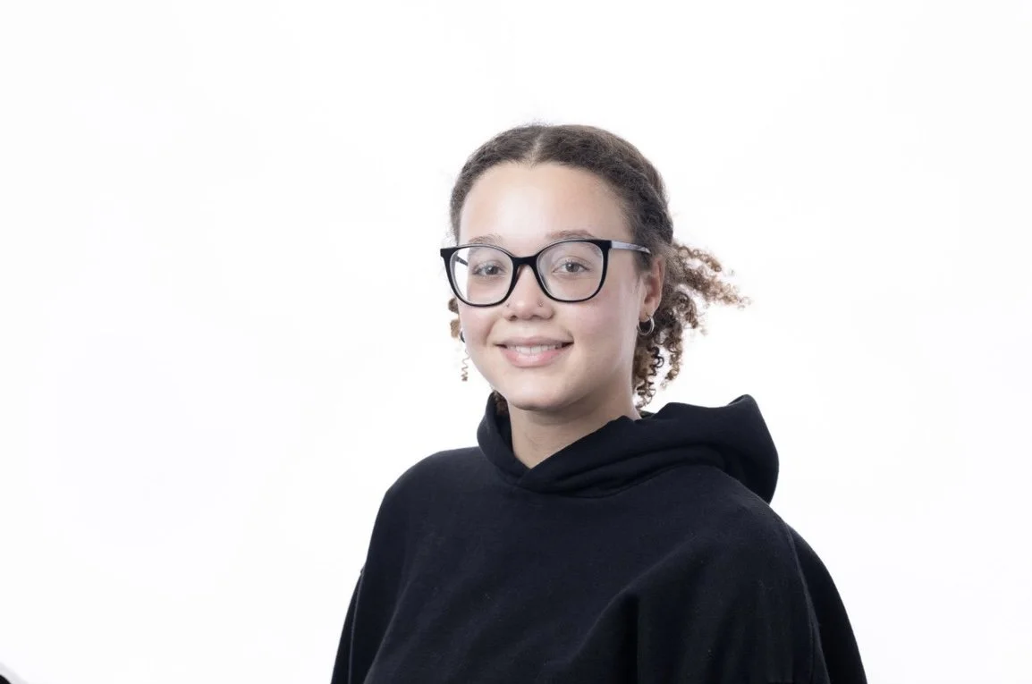 Jade Lewis headshot, summer camp arts instructor