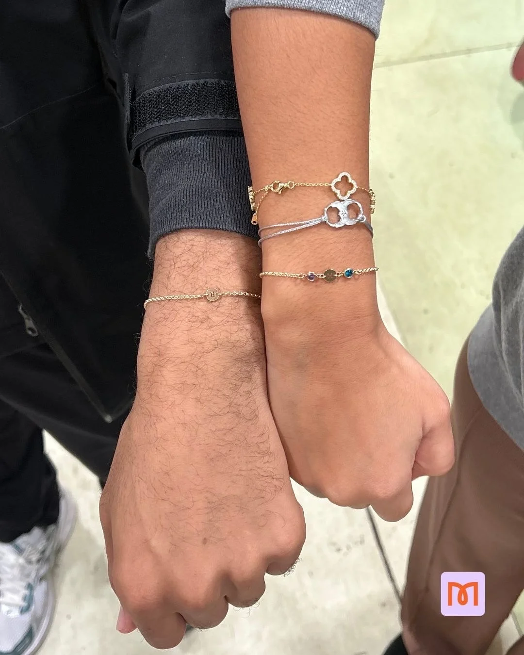Word on the street is couples who get linked together, stay together💜 Grab your honey &amp; get linked Friday or Saturday at @lilyandbirchmarket! If you can&rsquo;t make it, we&rsquo;ve still got a few fun stops coming up this month:
⠀⠀⠀⠀⠀⠀⠀⠀⠀
✨10/1