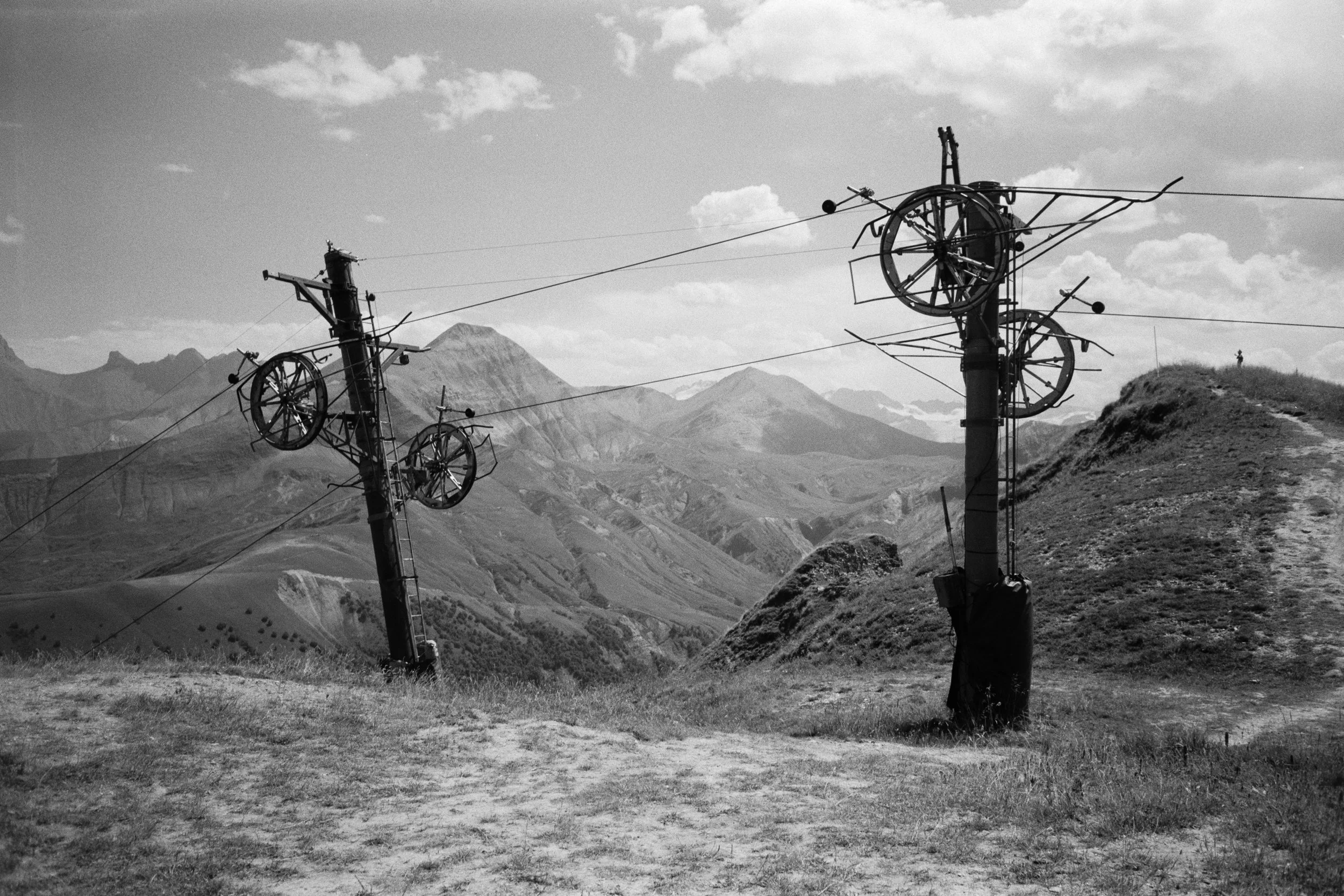 Saint-Sorlin-d'Arves 2025 - Ilford FP4 Plus 125 - B+W 040 Gelborange filter - Nikon L35AF.