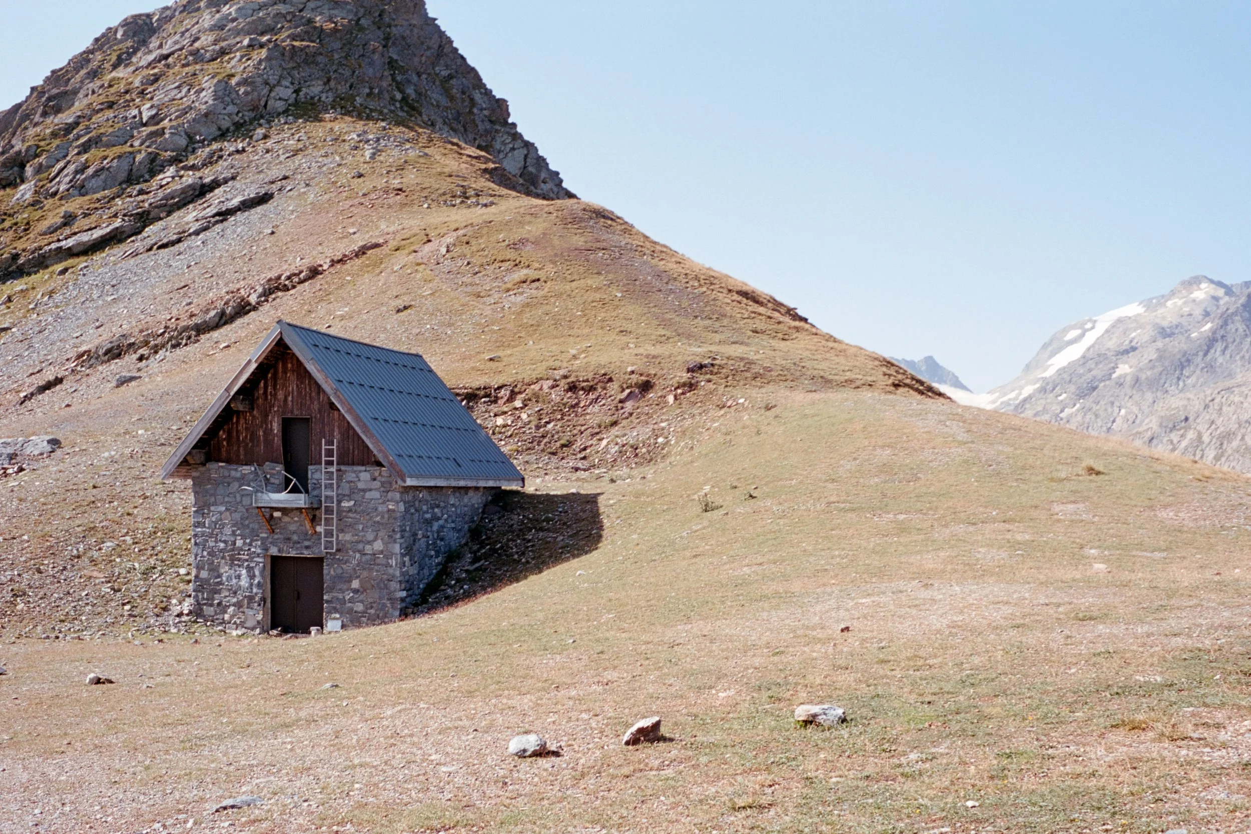 Saint-Sorlin-d'Arves 2025 - Kodak Aerocolor 125 (Donated by Joshua Ewert & respooled by l'Atelier Argentique) - Voigtländer Nokton 35mm f/1.4 S.C - Leica M6.