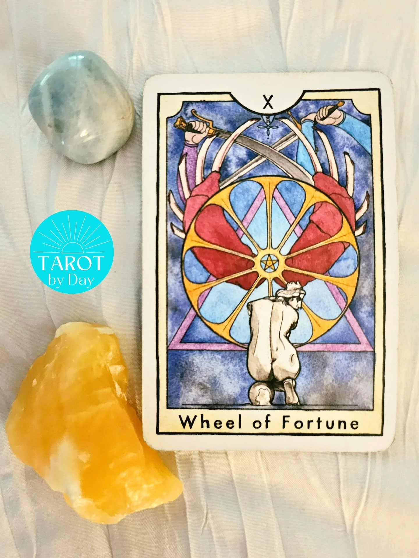 Today brings us the Wheel of Fortune!π‘π«π΅‍π« Things may feel like they've been spinning out of control. This time is teaching us a valuable lesson. Life changes, & flowing with these changes is our ultimate lesson. We're nearing a significa