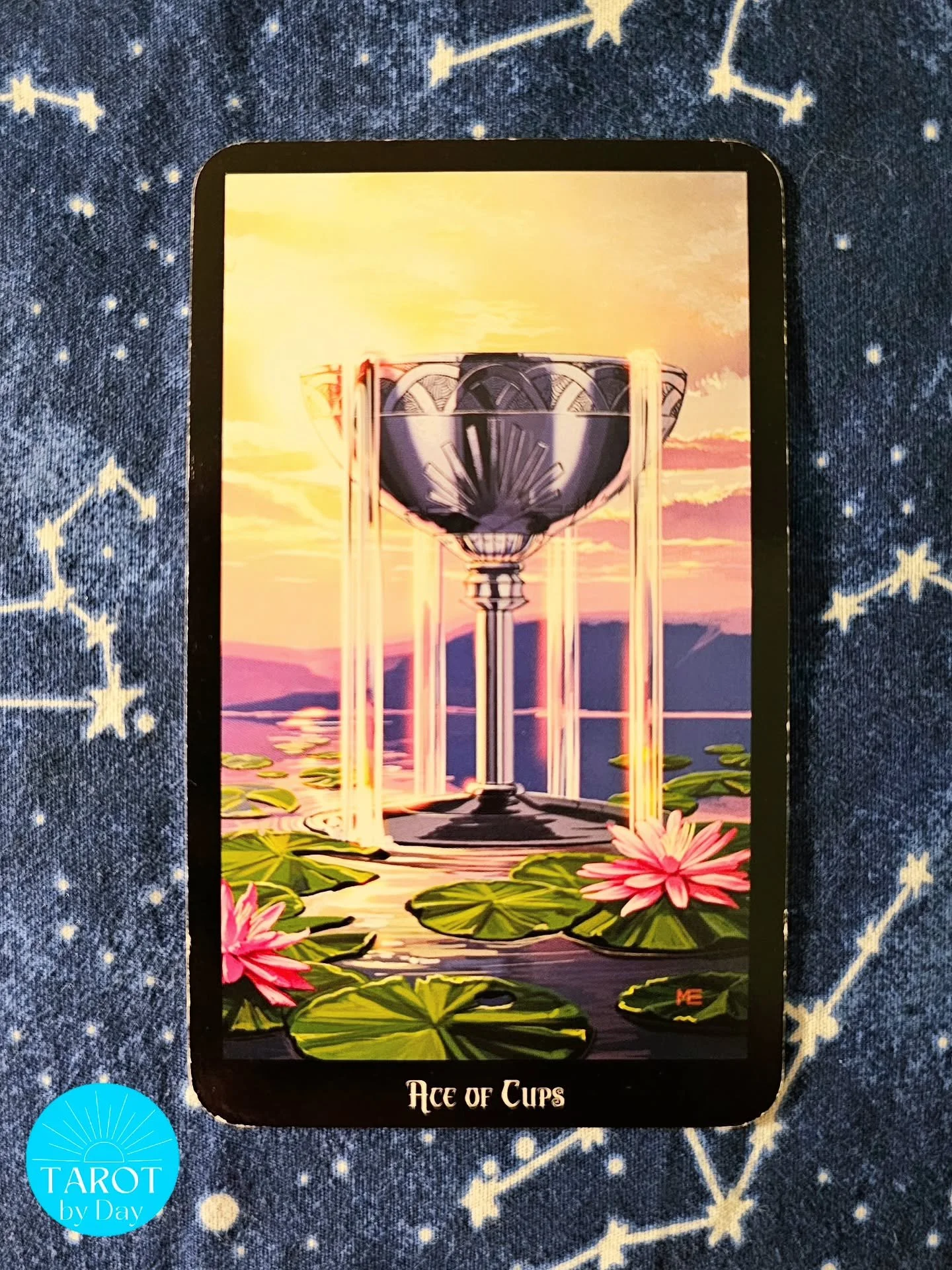 Today brings us the Ace of Cups!💕♍️🌚 The final Virgo new moon & eclipse ushers in a new era. This lunation offers a huge release. You can entirely end the way something has shown up in your life previously. Love, career, relationships, even sel