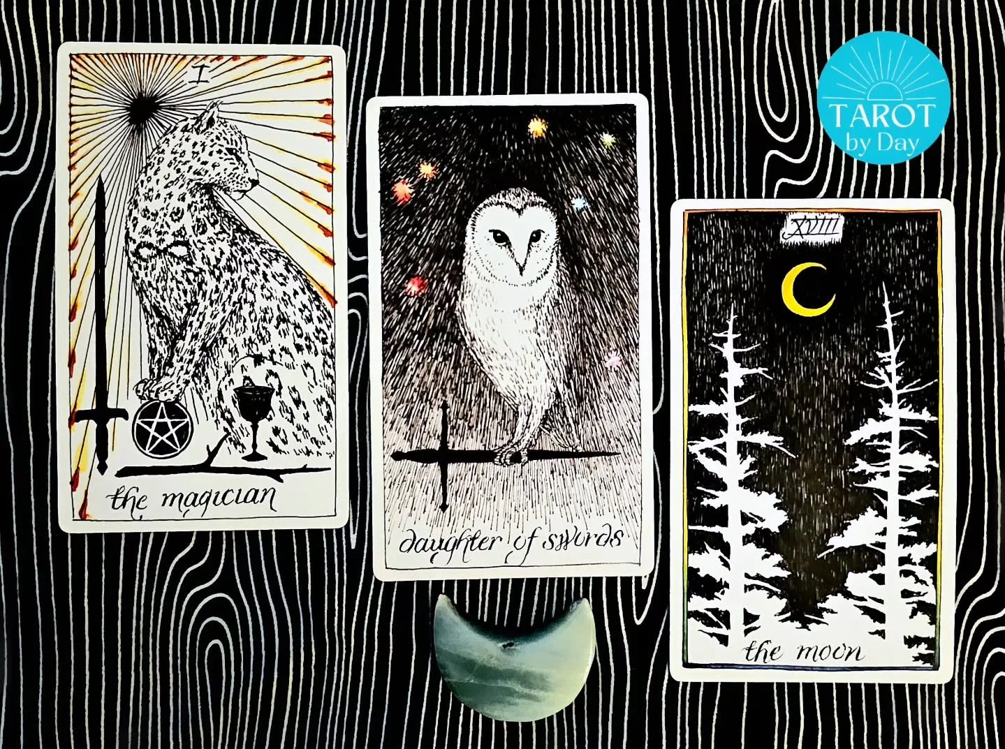 Thanks to everyone who stopped by for a reading at @tlhhealingartsfestival!!🌞✌️💖

Today brings us closer to the Scorpio new moon!🦂🌚♏️ This is a fast moving week of changeable energies. In the next few weeks, messages that we've put out into the u