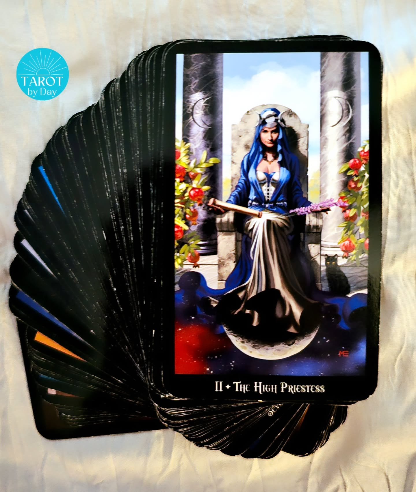 Today brings us the High Priestess!🔮😶&zwj;🌫️🧘&zwj;♀️ She visits us with her deep inner wisdom during liminal times of uncertainty. While things around us may feel out of control, we remember calmness comes from within. Karma &amp; secrets catch u