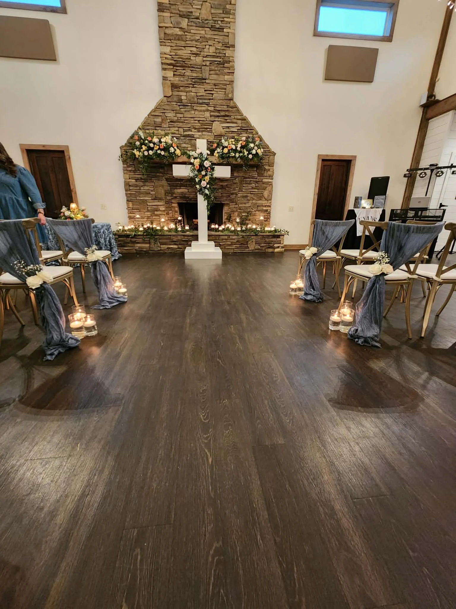 A Stunning Indoor Ceremony!