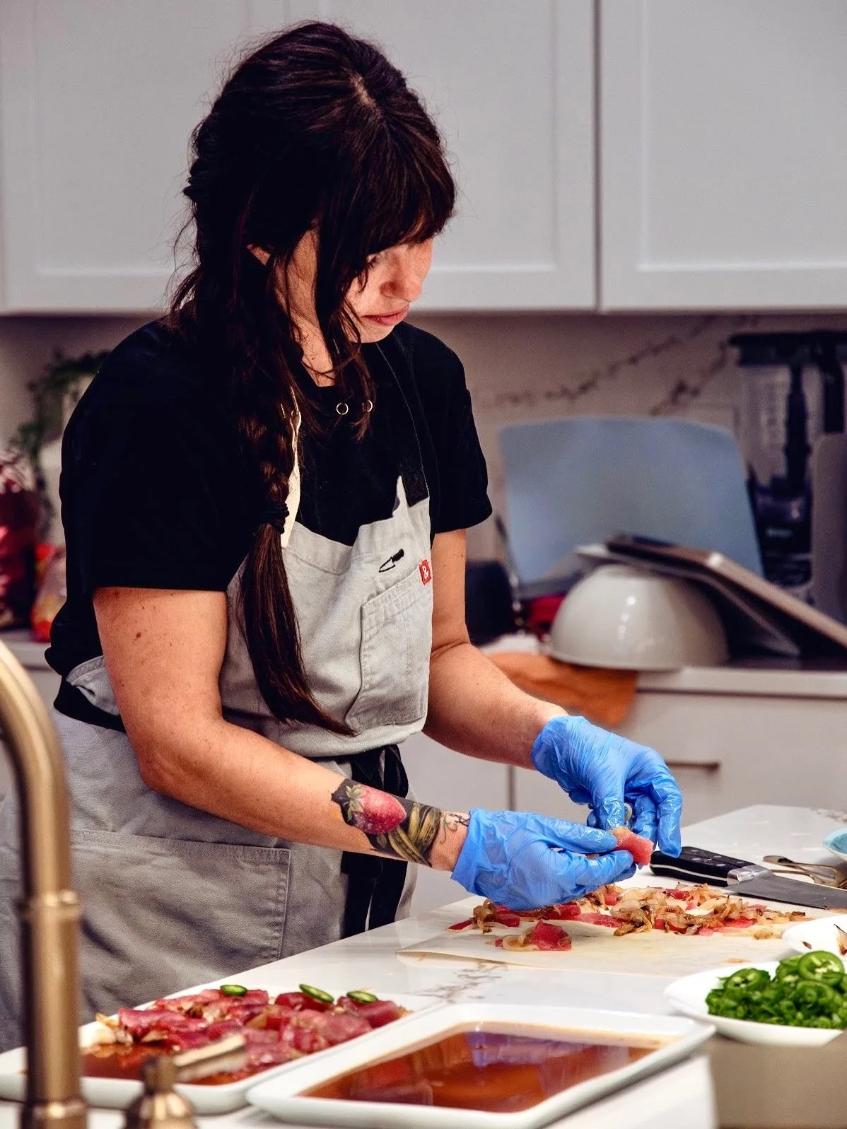 Proof that a night in can be the best plan 🍣✨
Private chef and fresh sushi, done right in your own kitchen💁🏻&zwj;♀️

Book your sushi night with us!💞
.
At home sushi night | private chef | 30a dinner party | 30a Florida | at home dinner party