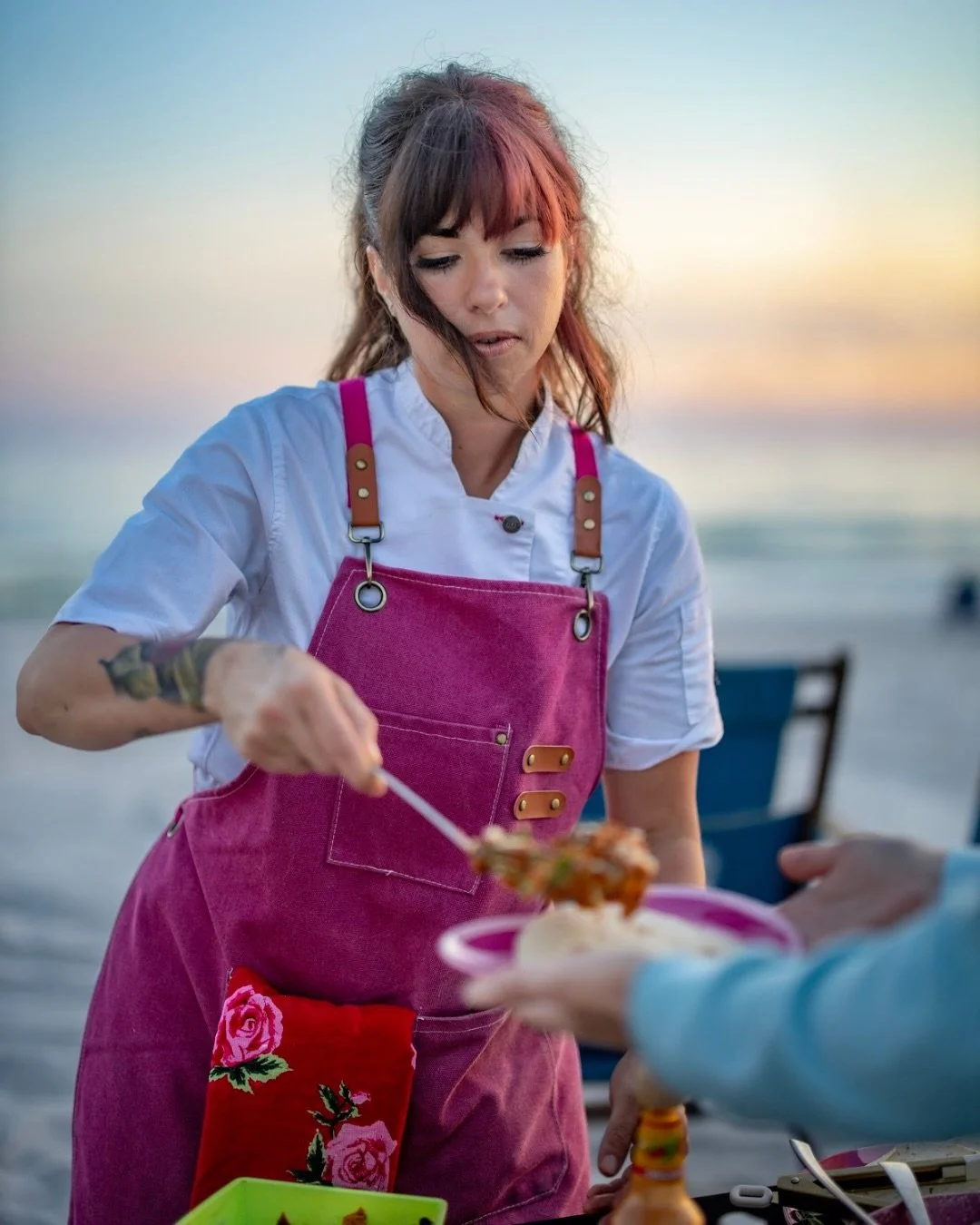 We are excited to bring a new experience to 30A&hellip; and trust me, you&rsquo;re gonna want in🤭🔥✨

Bonfire on the beach? Yes. 
Chef-prepared buffet? Obviously.
Someone else handling all the setup &amp; cleanup? Say less. 😌

Enjoy your bonfire on