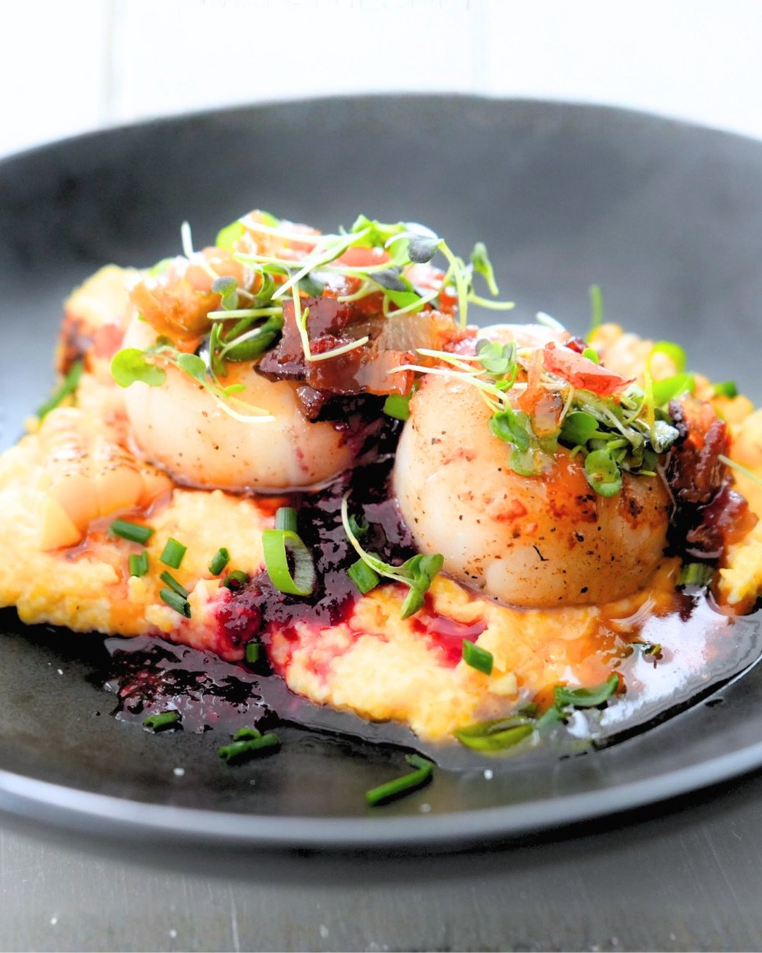 You could go out for dinner&hellip; or you could book our signature service.💁🏻&zwj;♀️ 

The Signature Service: where your dinner party gets the full Chef Jojo treatment.🔥 Start with plated salads, share the apps, enjoy individually plated entr&eac