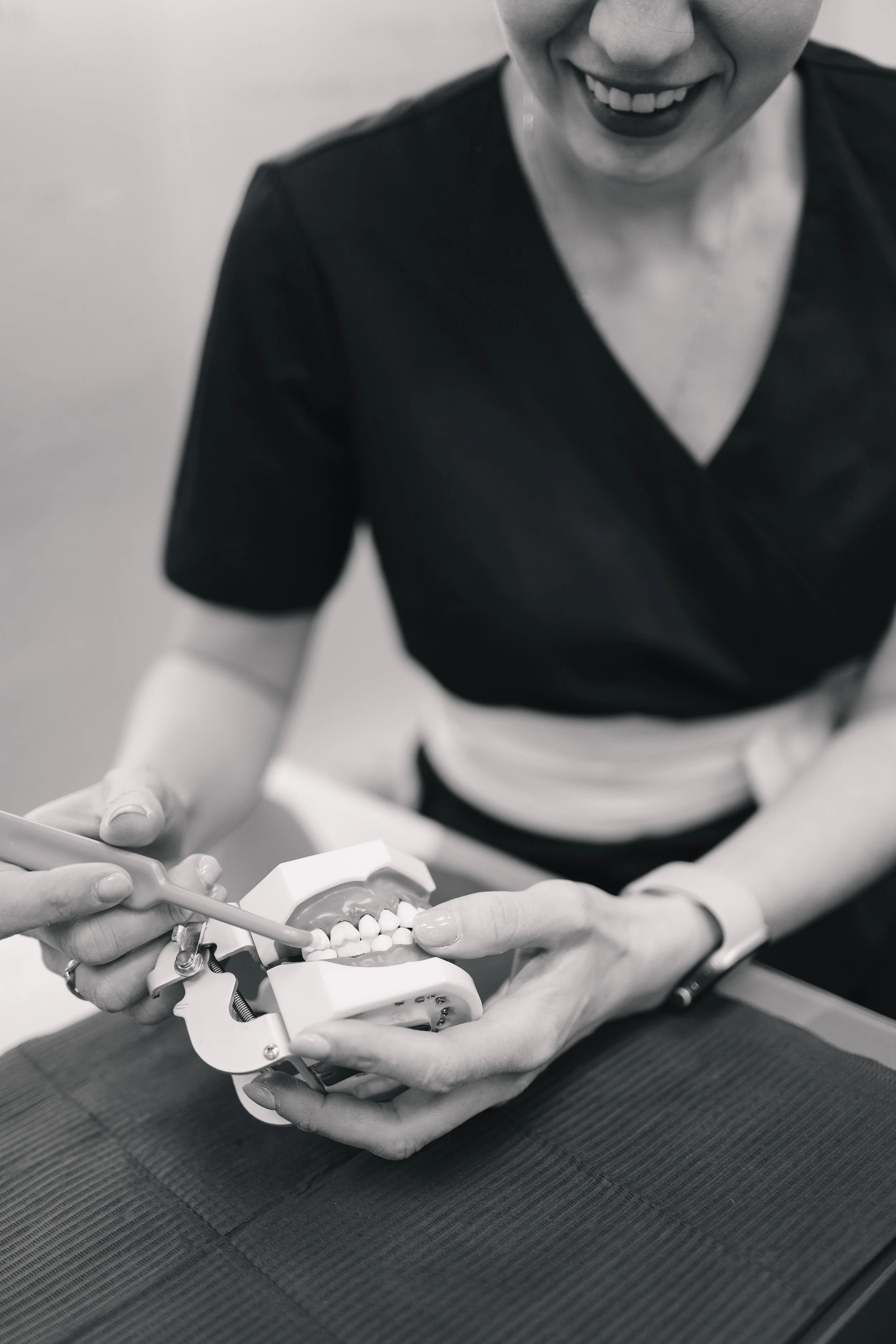 Трябва ли да почистваме зъбния камък, когато венците кървят?