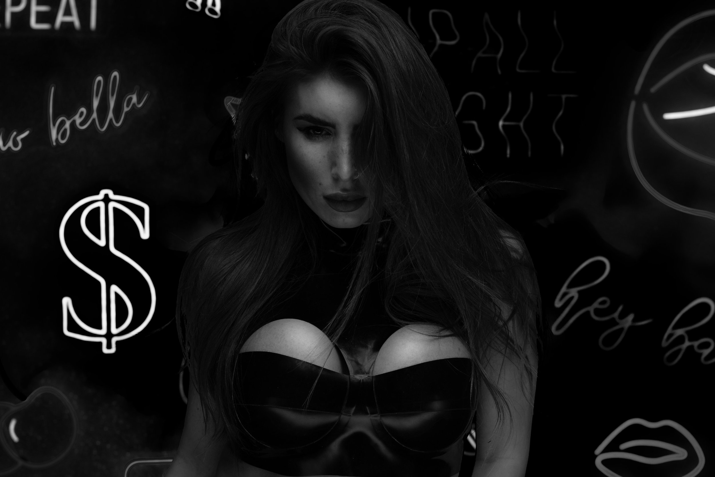 Ella_NeonDreams_Nov25_LWD_8999-2 ret mono.jpg