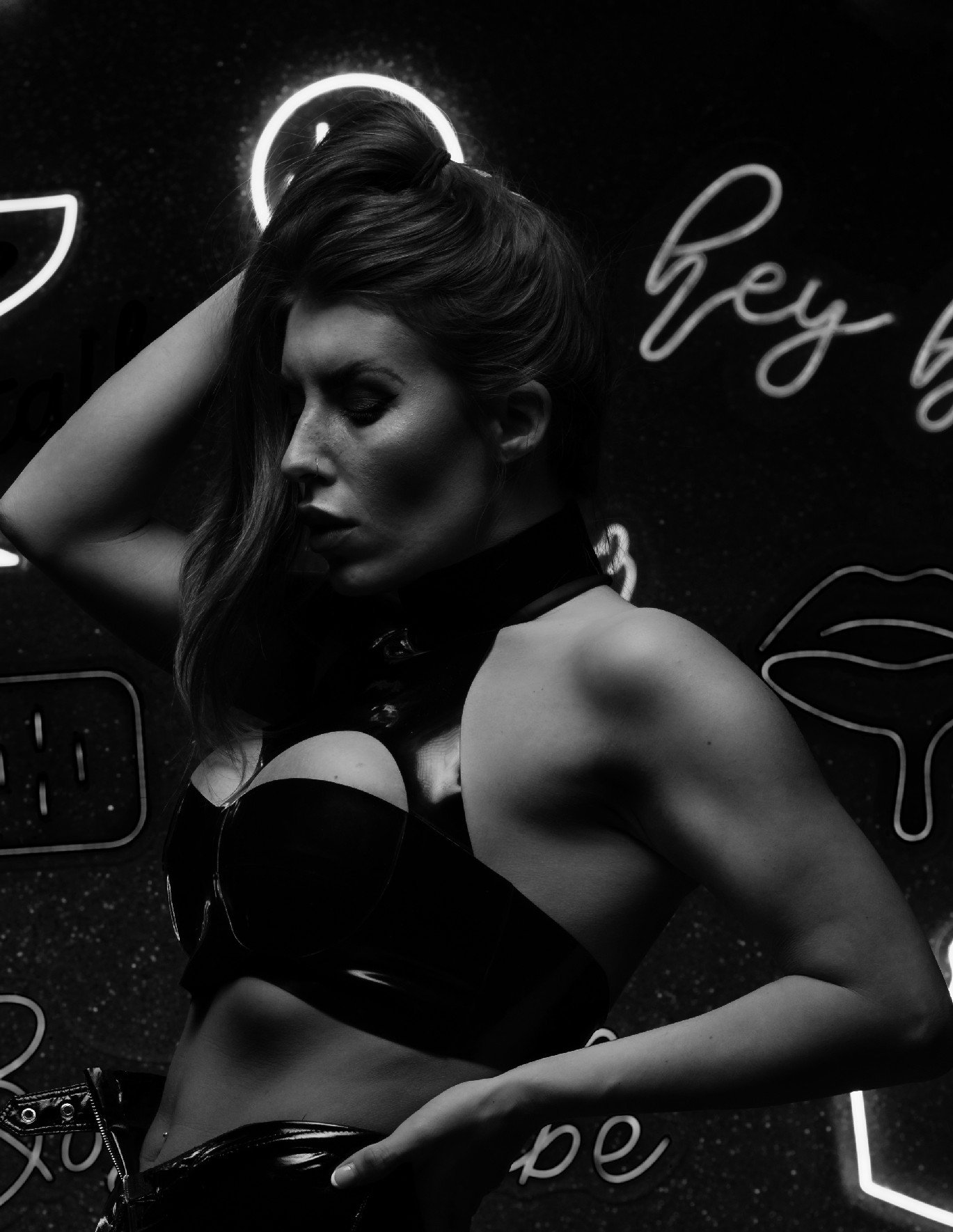 Ella_NeonDreams_Nov25_LWD_8964 ret mono.jpg