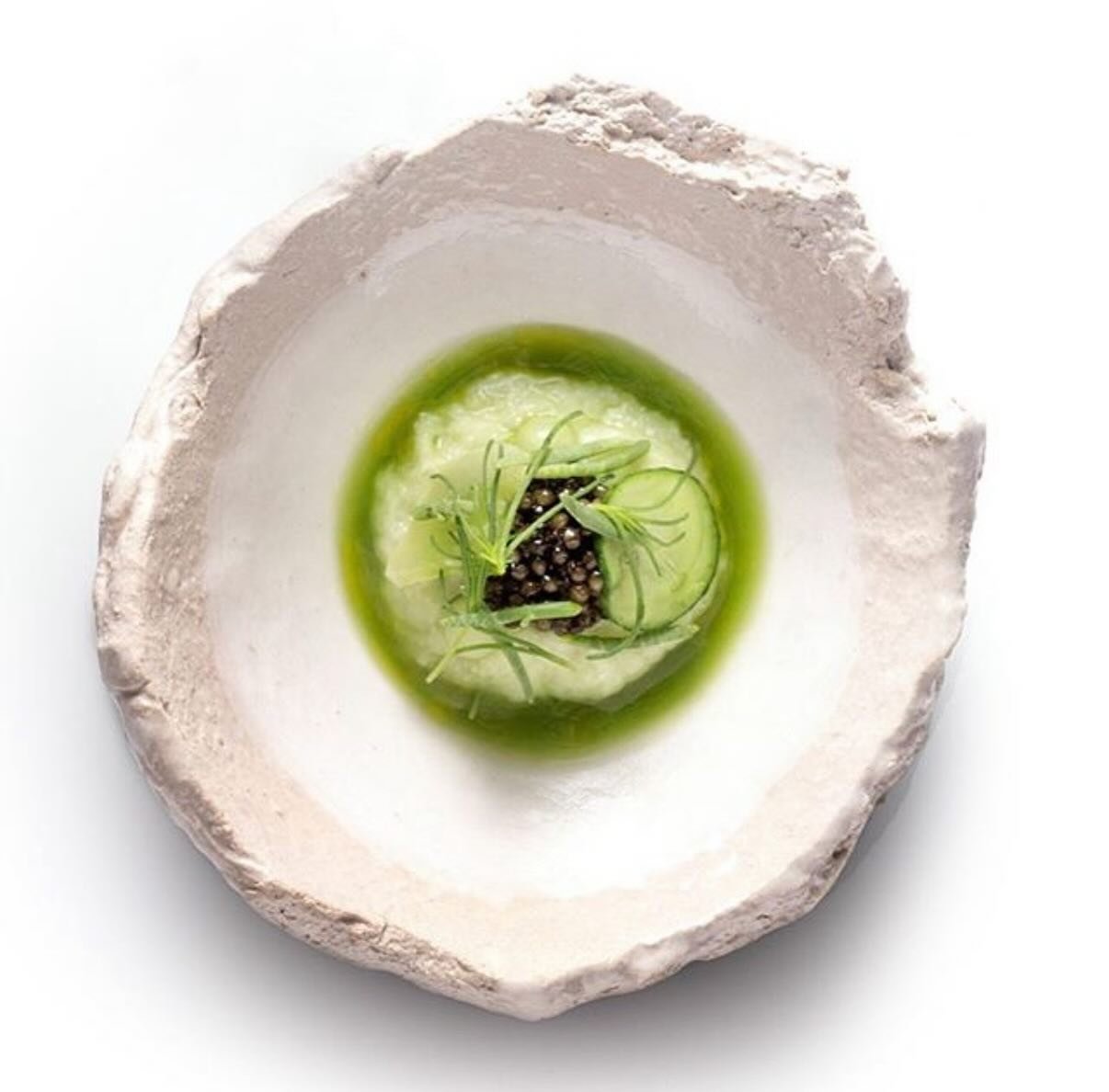 A spring inspired dish if I&rsquo;ve ever seen one! @theartofplating #ceramics #ceramicdesign #finedining #ceramicist #ceramicart