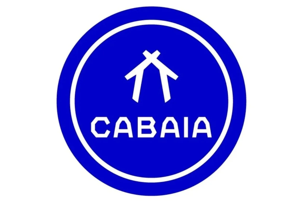 Logo bleu avec un sommet de tente stylisé et le mot « CABAIA » écrit en dessous.