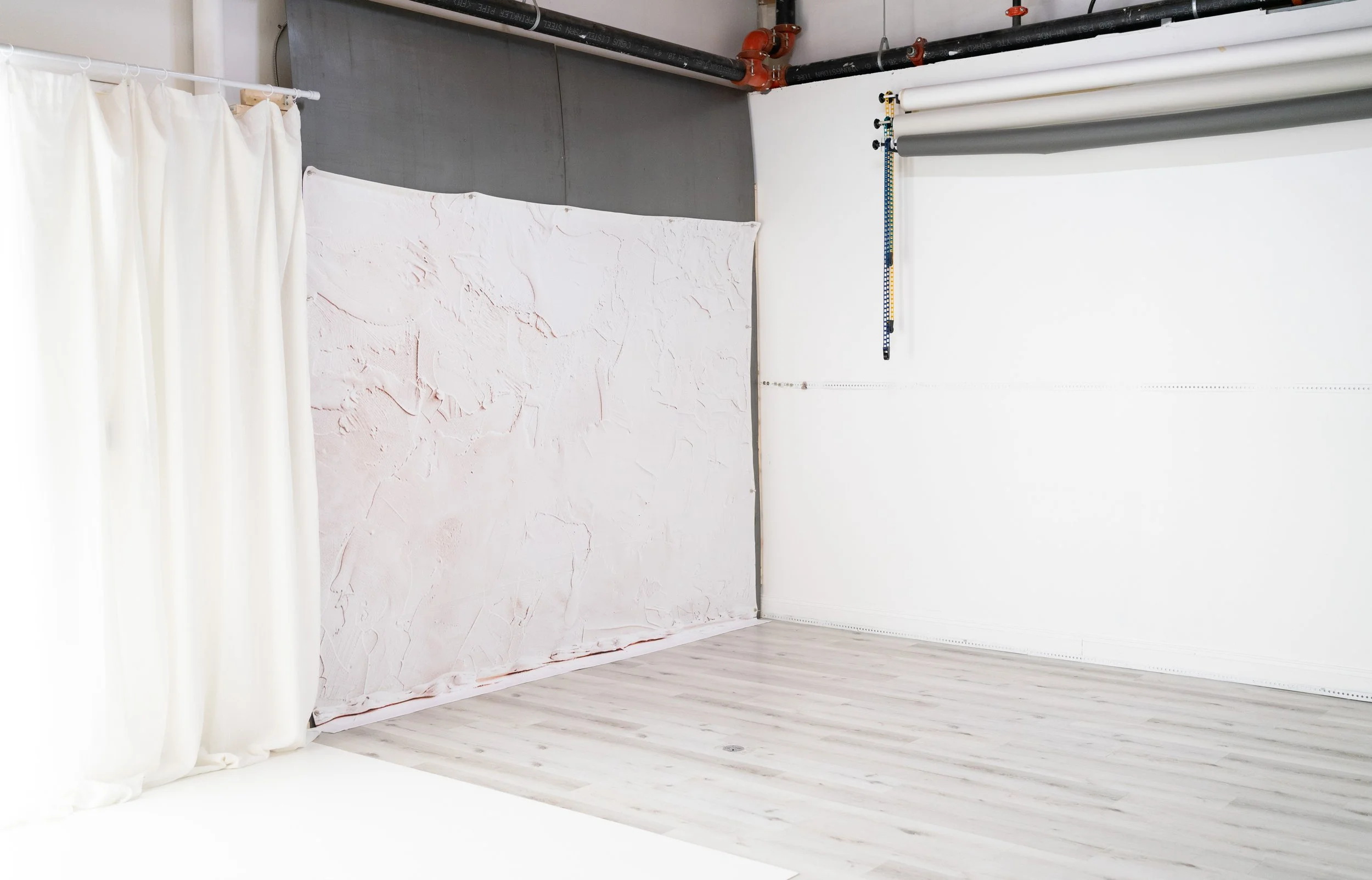 Metal Wall For Easy Backdrop Hanging