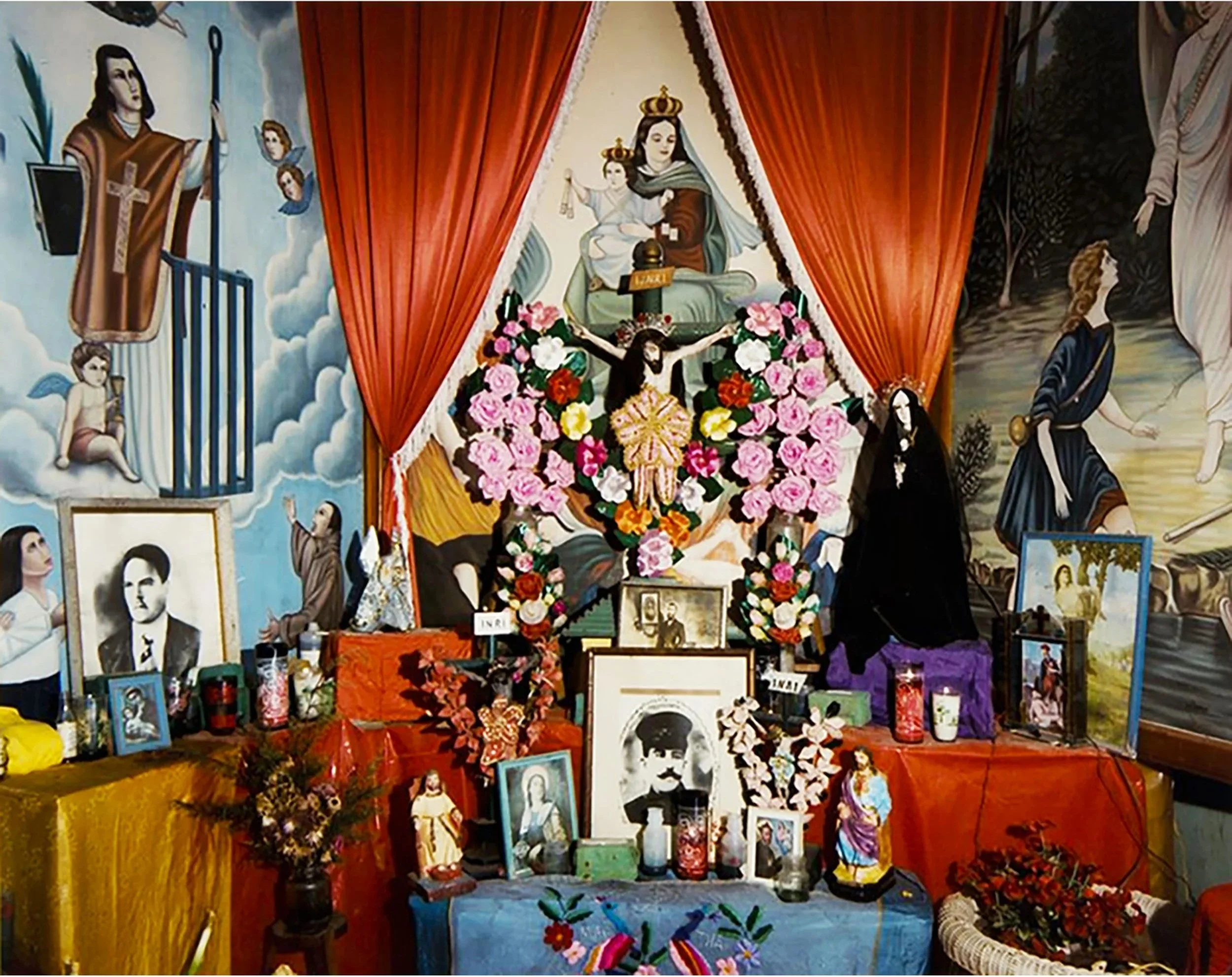 Salvo-Home+Altars+of+Mexico-032.jpg