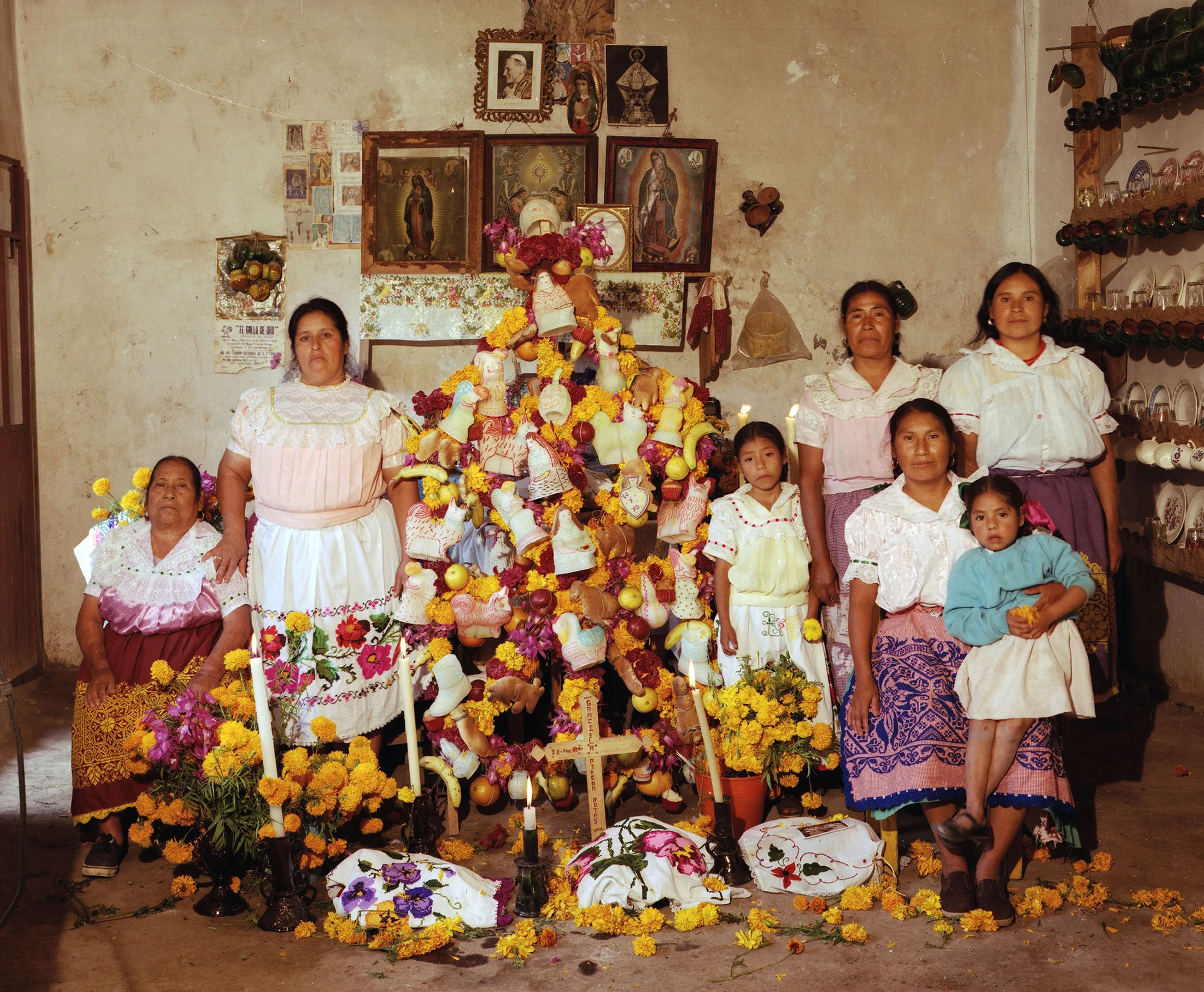Salvo-Home Altars of Mexico-037.jpg