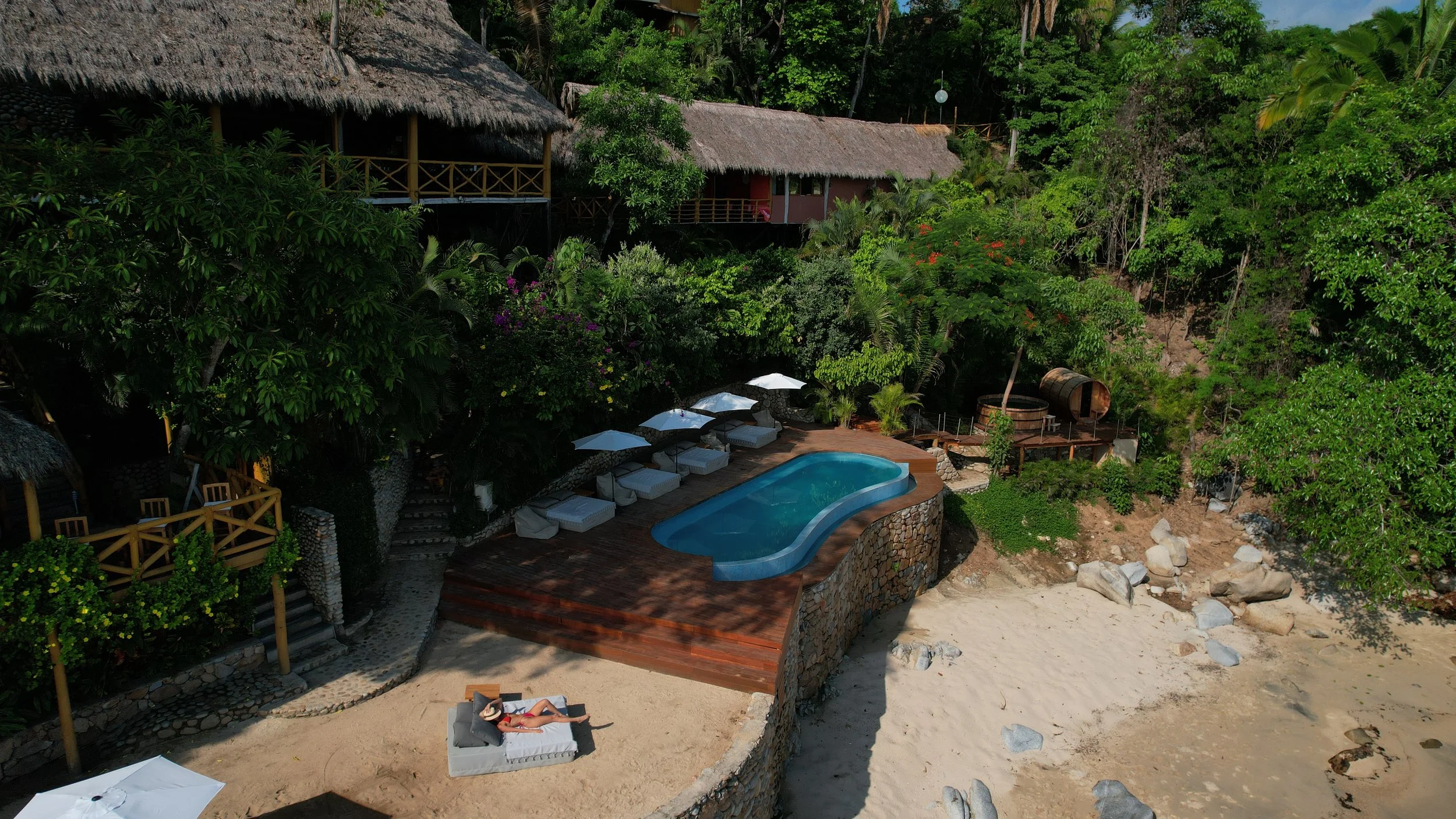 Beach Club & Pool_IV.jpg