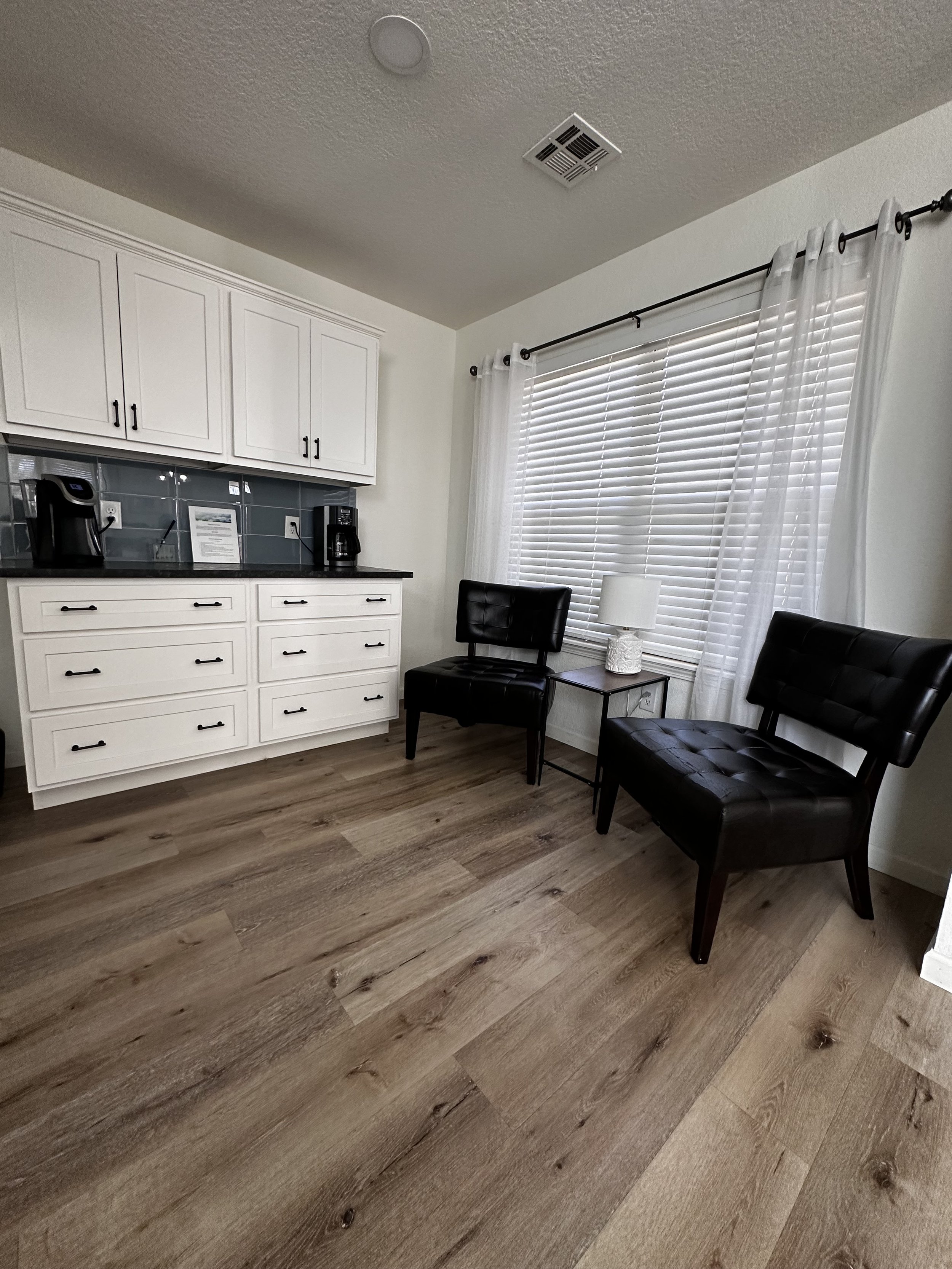 Breakfast Nook: floors, countertop, trash removed
