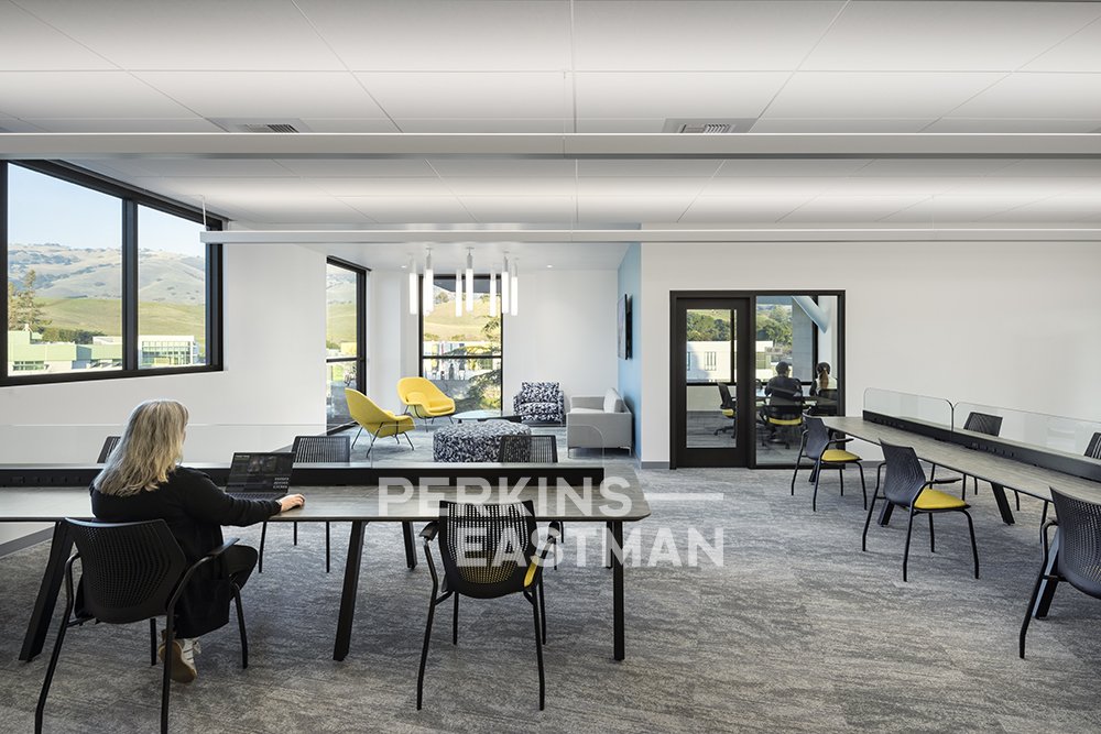SJE CCD - EVC - Gen Ed & Engineering Bldg_Photo Int Lounge Faculty w People_Photograph by Andrew Rugge - Copyright Perkins Eastman.jpg