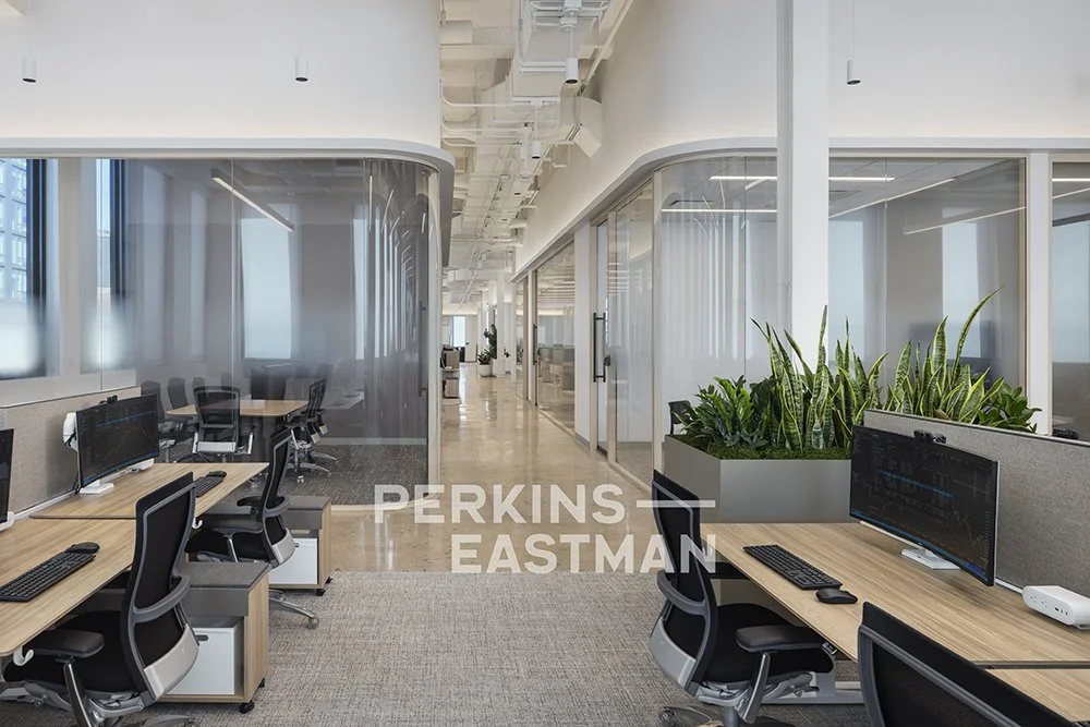 Confidential Asset Mgmt - NYC_Photo Int Workstations 2_Photograph by Andrew Rugge - Copyright Perkins Eastman.jpg