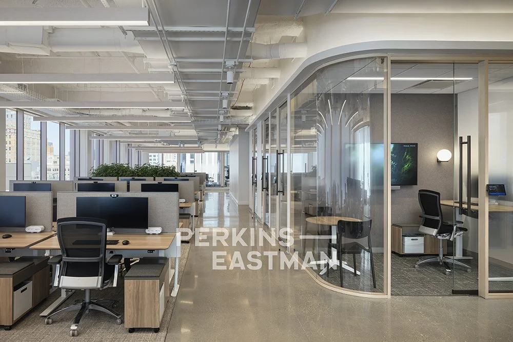 Confidential Asset Mgmt - NYC_Photo Int Workstations 1_Photograph by Andrew Rugge - Copyright Perkins Eastman.jpg