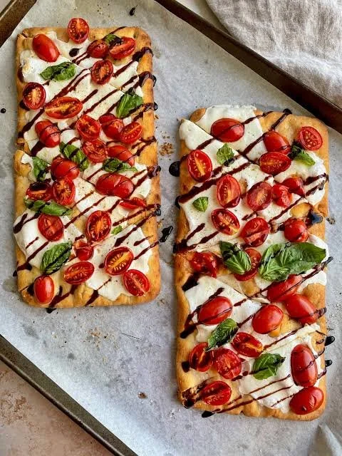 caprese flatbread.jpg