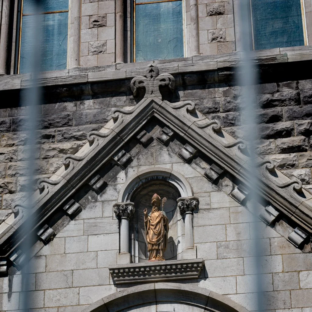 KatelynSullivan_CatholicChurchOfMontrealFrontDoorStatue_2024.JPG