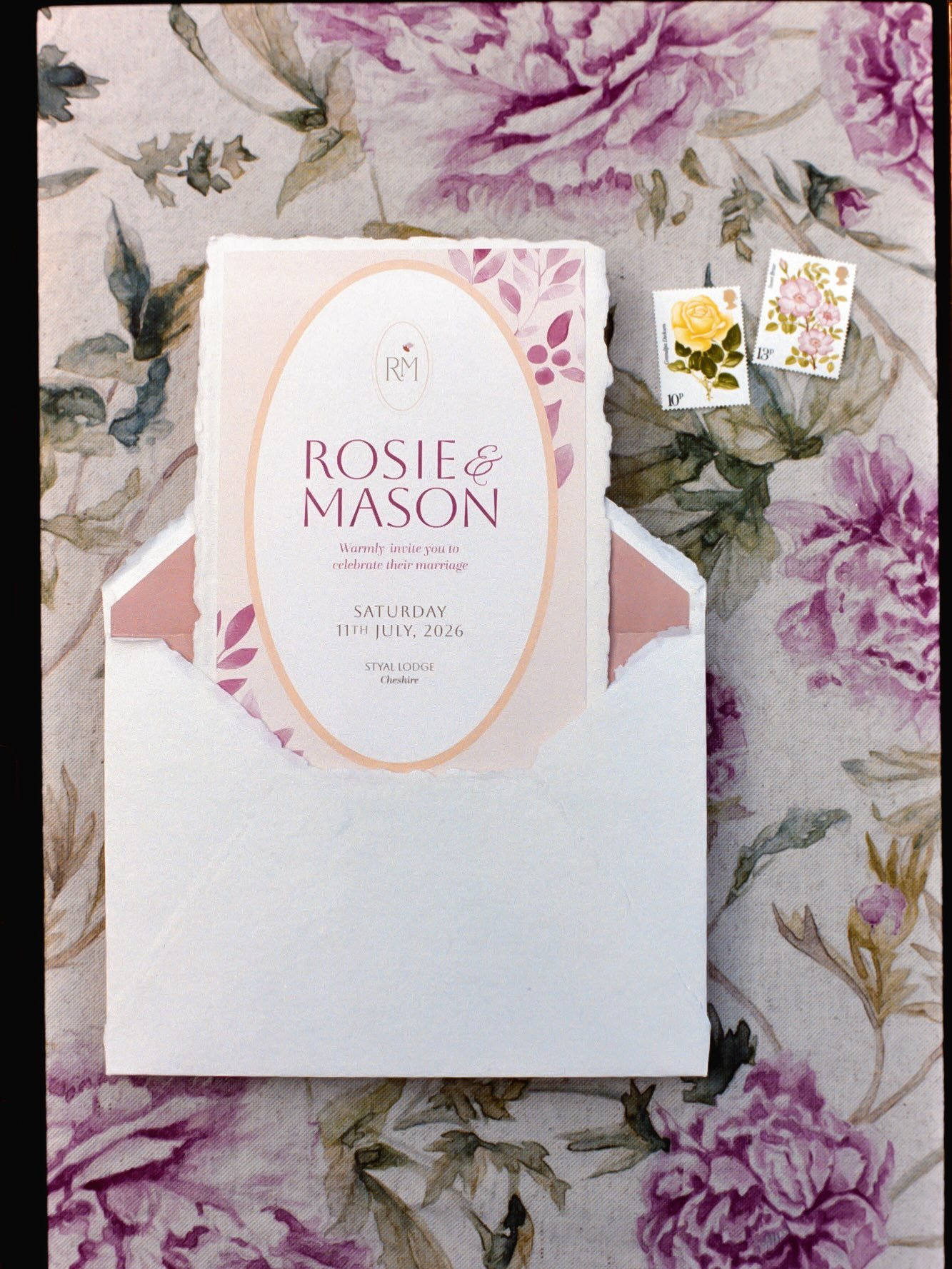 I&rsquo;ve been so excited to share these. There&rsquo;s nothing I love more than seeing my stationery in the exact setting it was designed for&hellip; a whole vision beautifully brought to life.

This bespoke invitation suite was inspired by an Engl