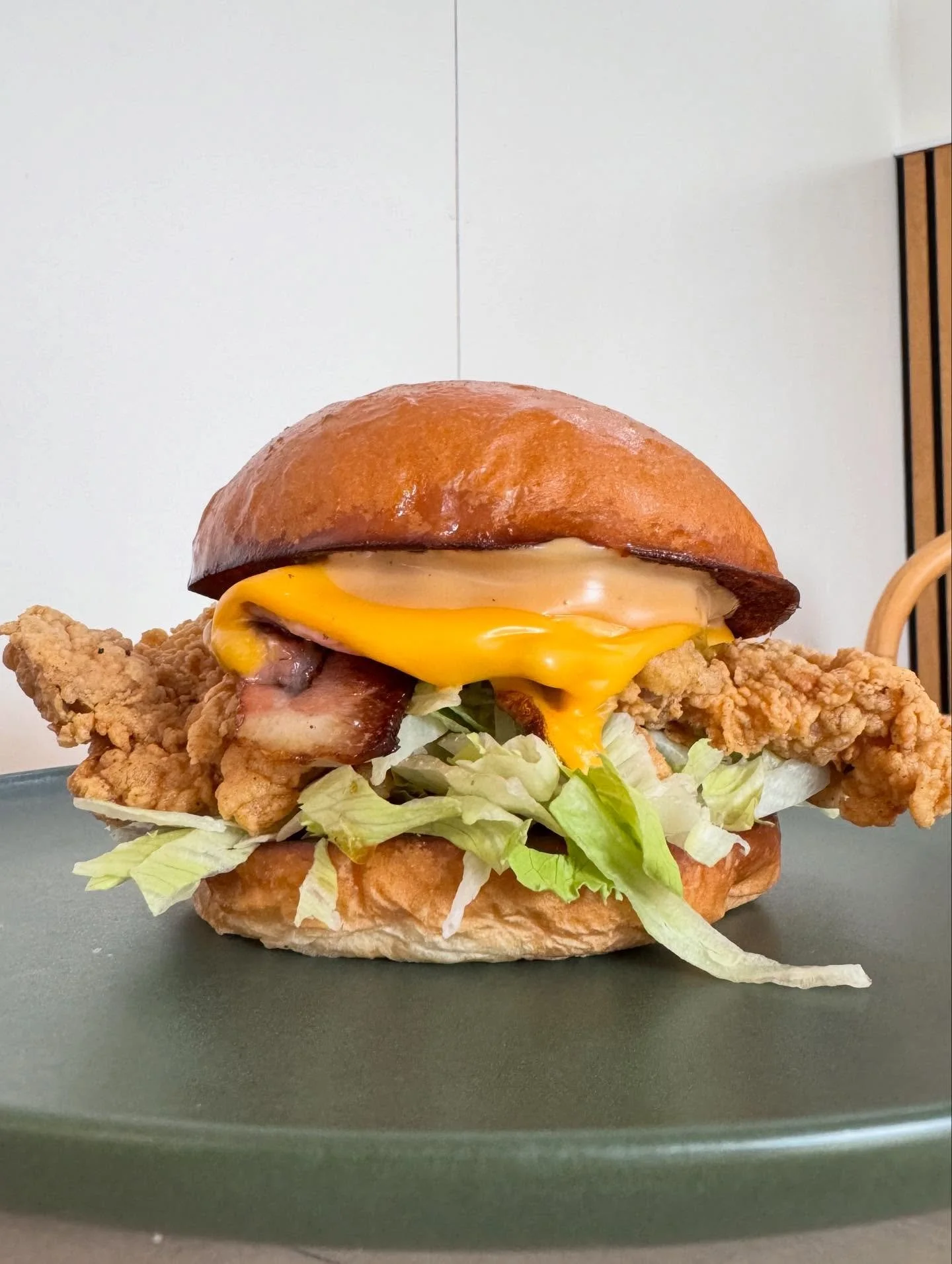 Friday night burger special! 

House fried chicken, bacon, burger cheese, bbq, smokey mayo, lettuce, milk bun 👏🏽 

Takeaway only 5:30pm - 8pm
Pre order anytime 5371 9890
35 Exhibition road, Southside

See you soon 🫶🏽