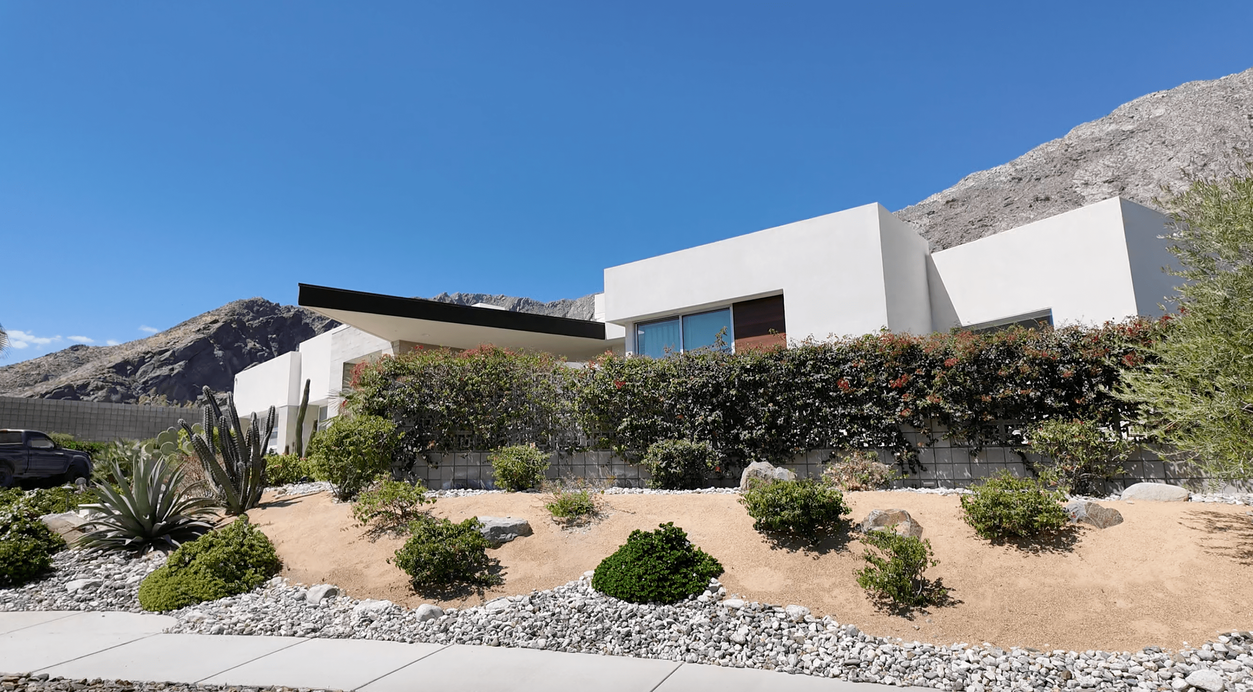 Palm-Springs-Historic-Tennis-Club-architectural-house.png
