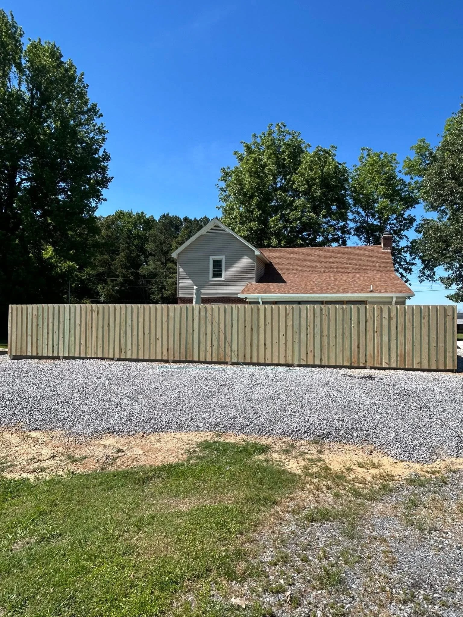 Board on board pine privacy fence installed in Hernando, MS by DeSoto Fence Co.