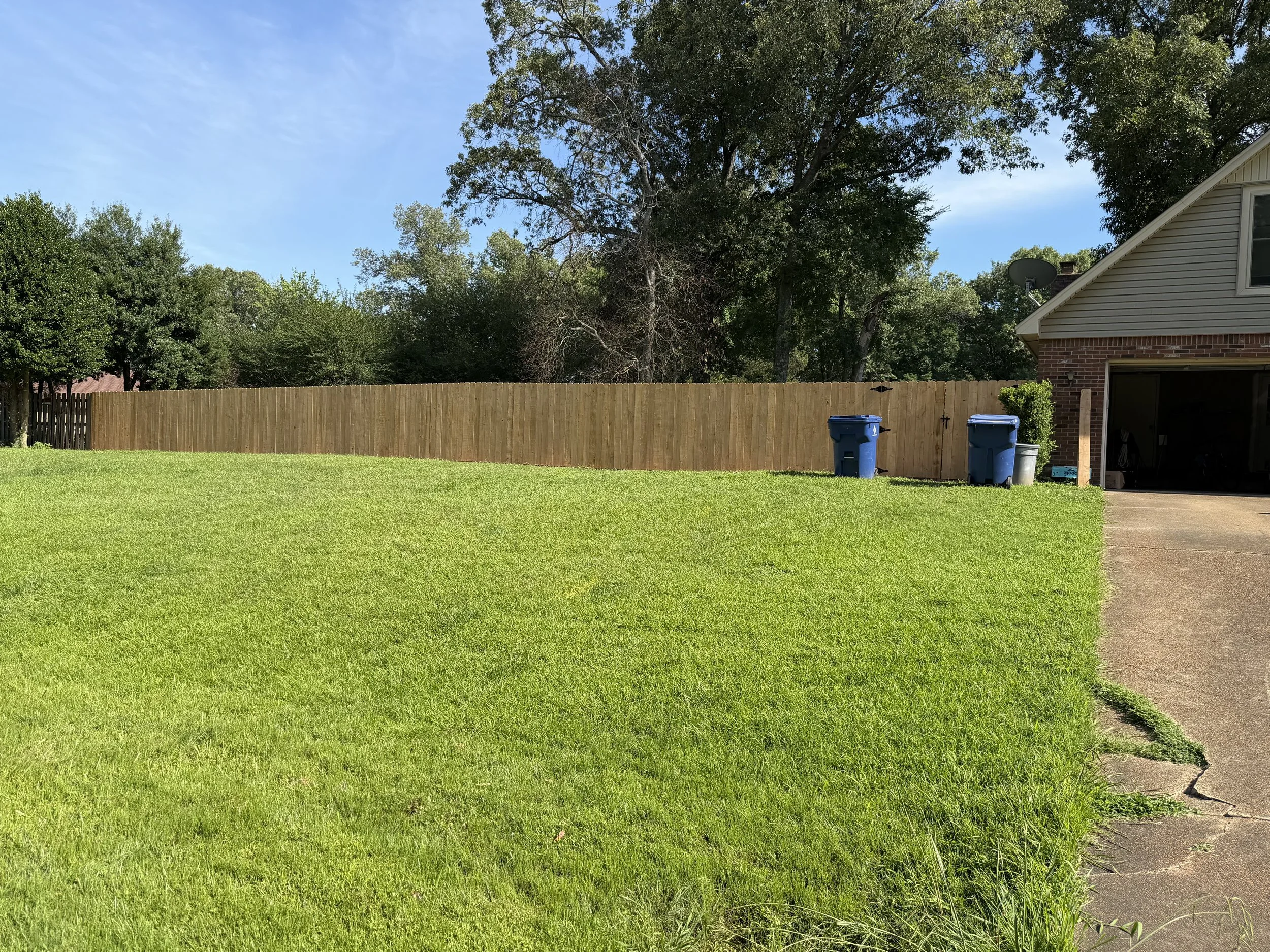 Premium pine privacy fence installation in Bridgetown, Nesbit, MS providing lasting privacy, security, and curb appeal by DeSoto Fence Co.