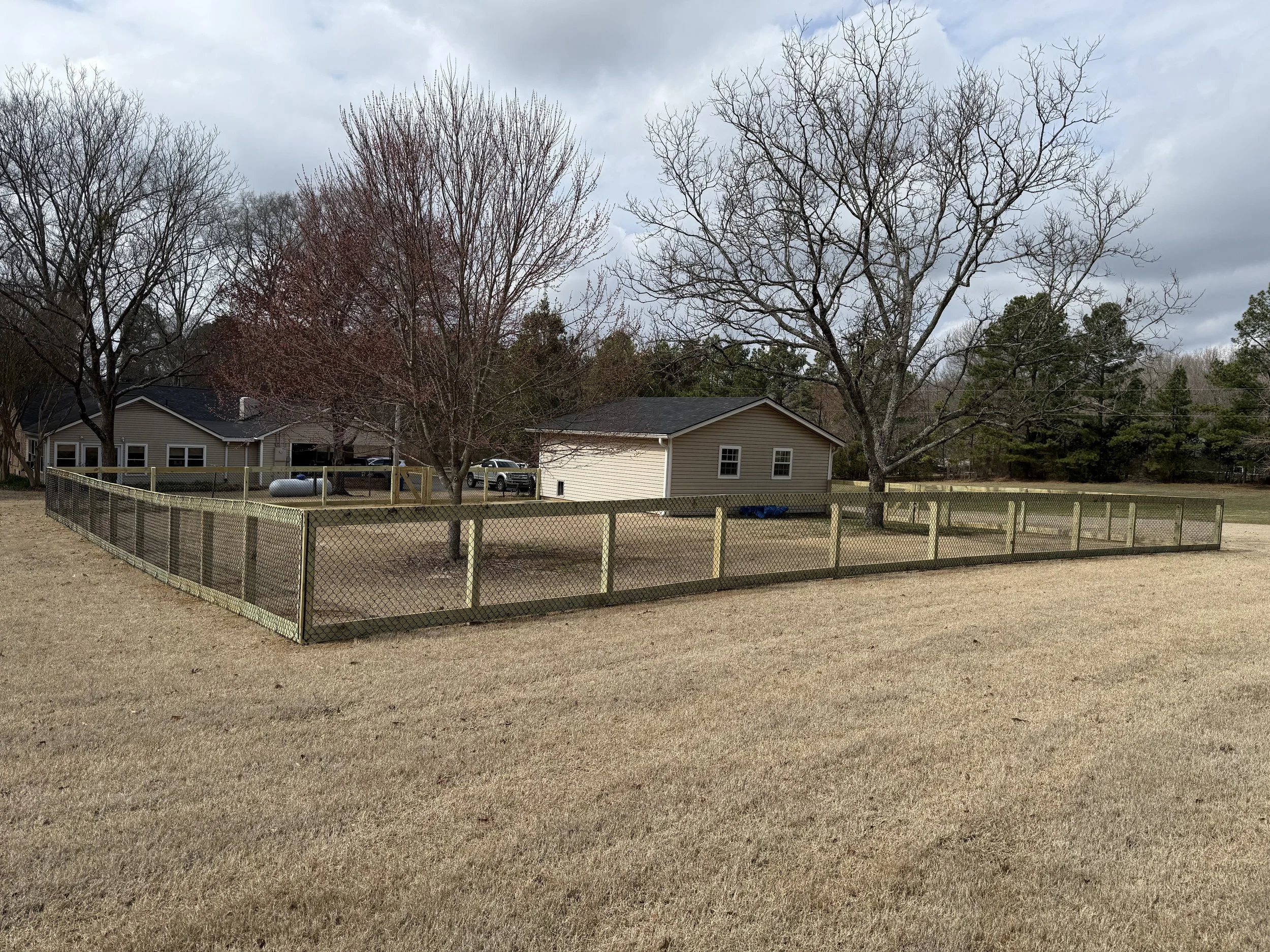 California style chain link fence installed in Hernando, MS by DeSoto Fence Co.