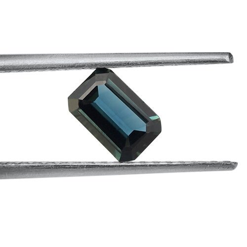 0.60ct+emerald+cut+sapphire_7.jpg