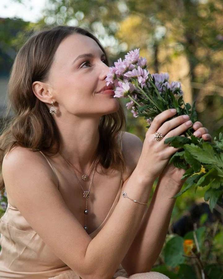 Elevate your Valentine's Day gift game with stunning jewellery and gemstones from Select Gems by Megan. 
Whether you choose a piece from the Grevillea collection or opt for a gorgeous loose gemstone, you'll be sure to show your love in a meaningful w