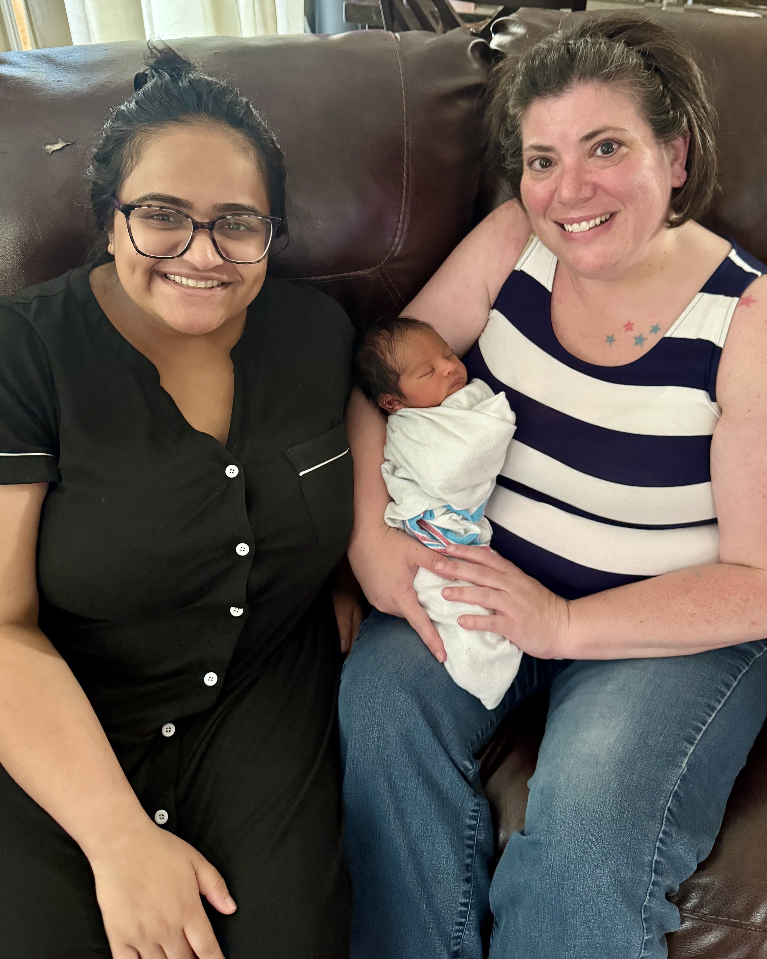 Kane county IL certified birth doula with birth labor support client in Bartlett, IL.