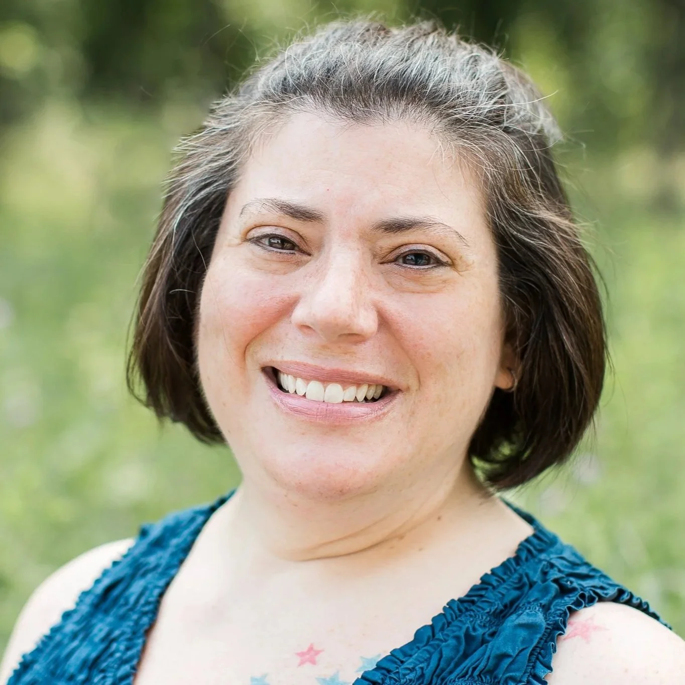 Certified birth doula Shauna Davis from Woodstock, IL supporting growing families in home, birth center and hospital birth locations throughout the Northern suburbs of Chicago and southeastern Wisconsin.