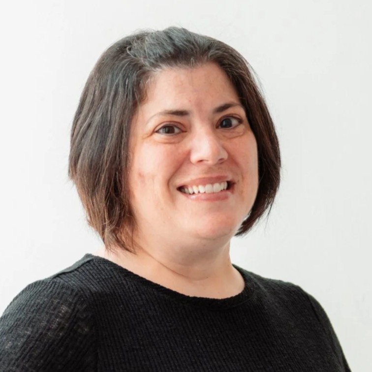 Christian DONA Certified Birth Doula Shauna Davis providing labor support to pregnant clients in Chicagoland, Illinois and Southeastern Wisconsin.