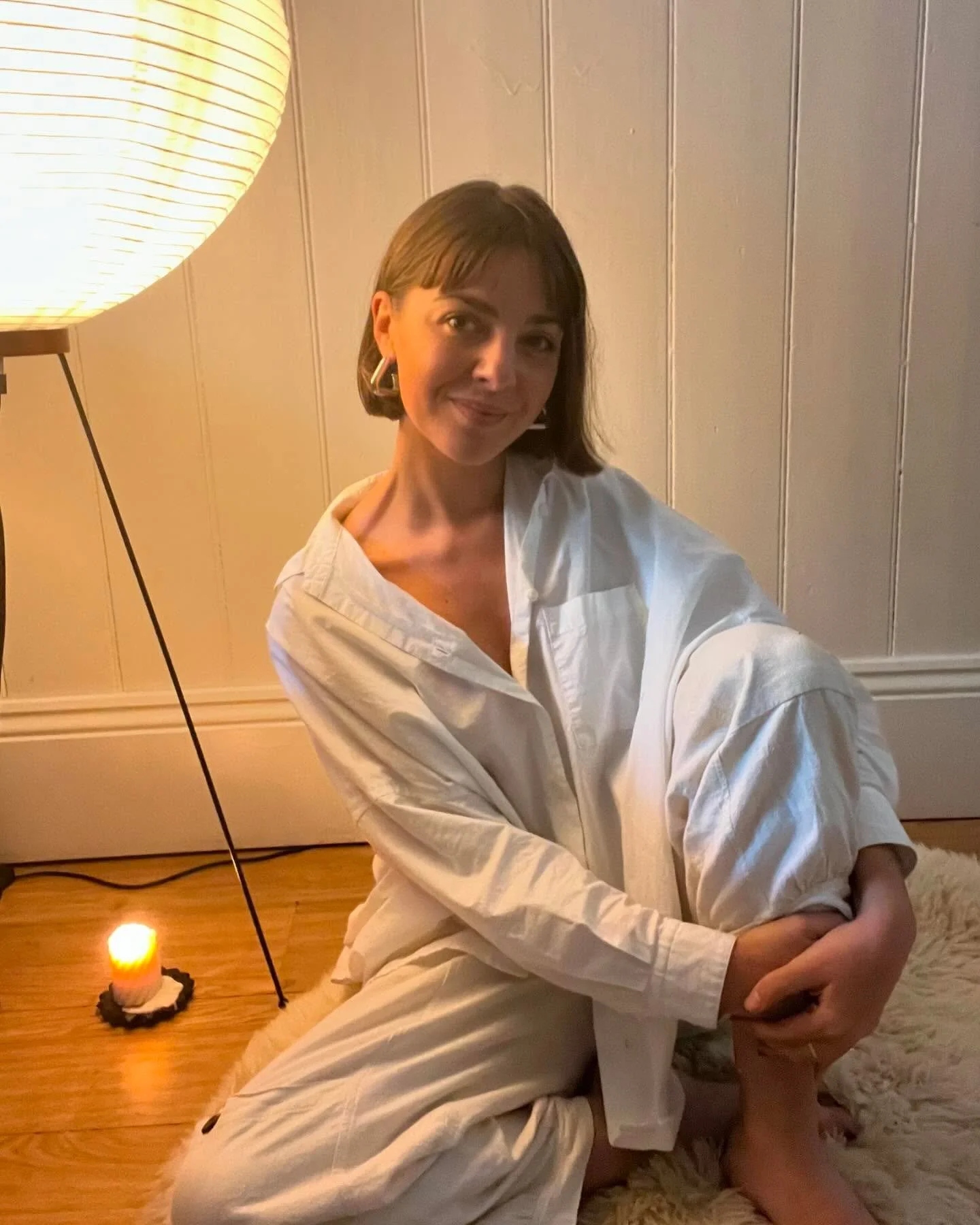Hello, I&rsquo;m Gloria ✨ 

I thought I&rsquo;d re-introduce myself by expressing my highest value that has informs my work &amp; ongoing evolutionary growth on this planet, peace. 

In my opinion, peace is the most underrated feeling that should be 