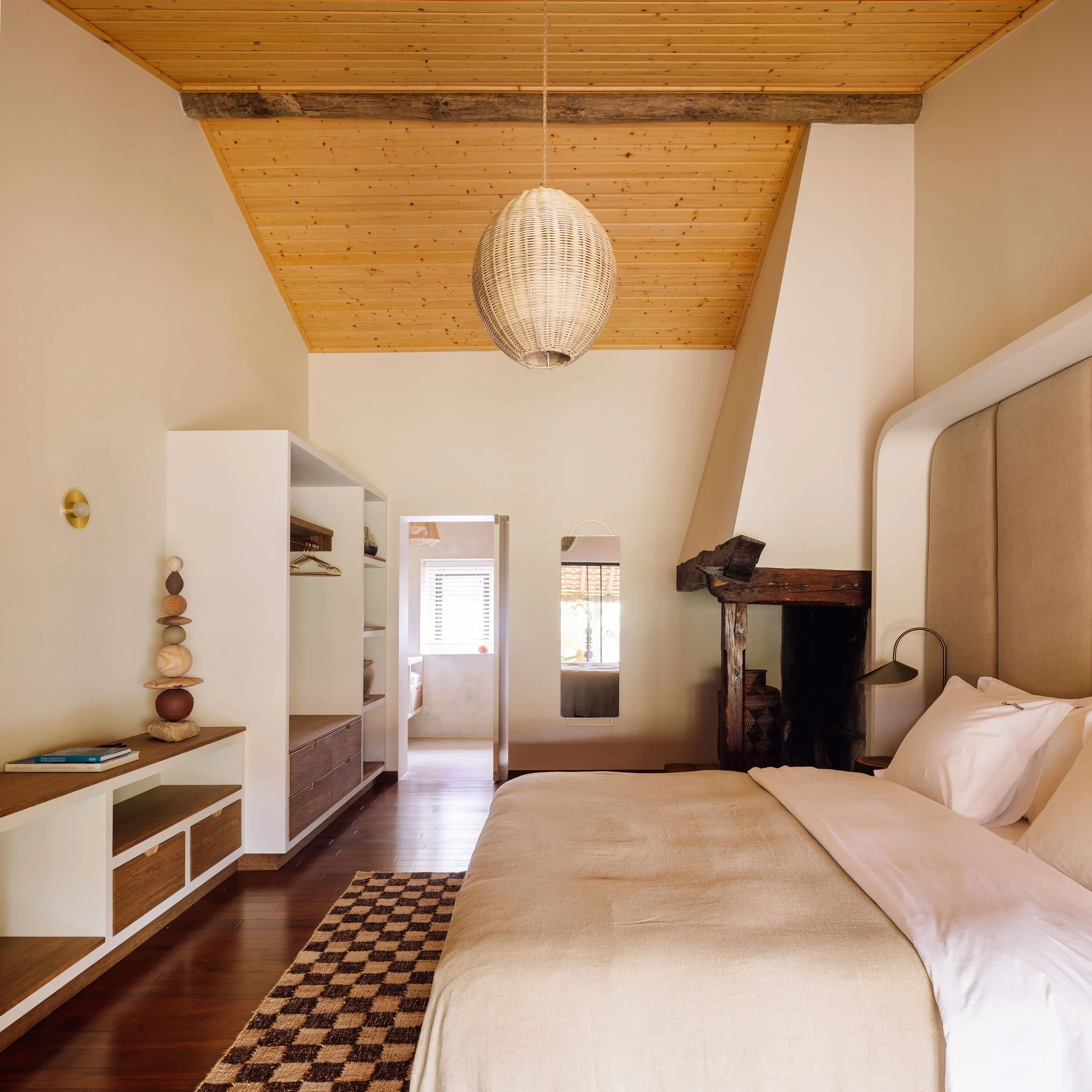 Courtyard Fireplace Room