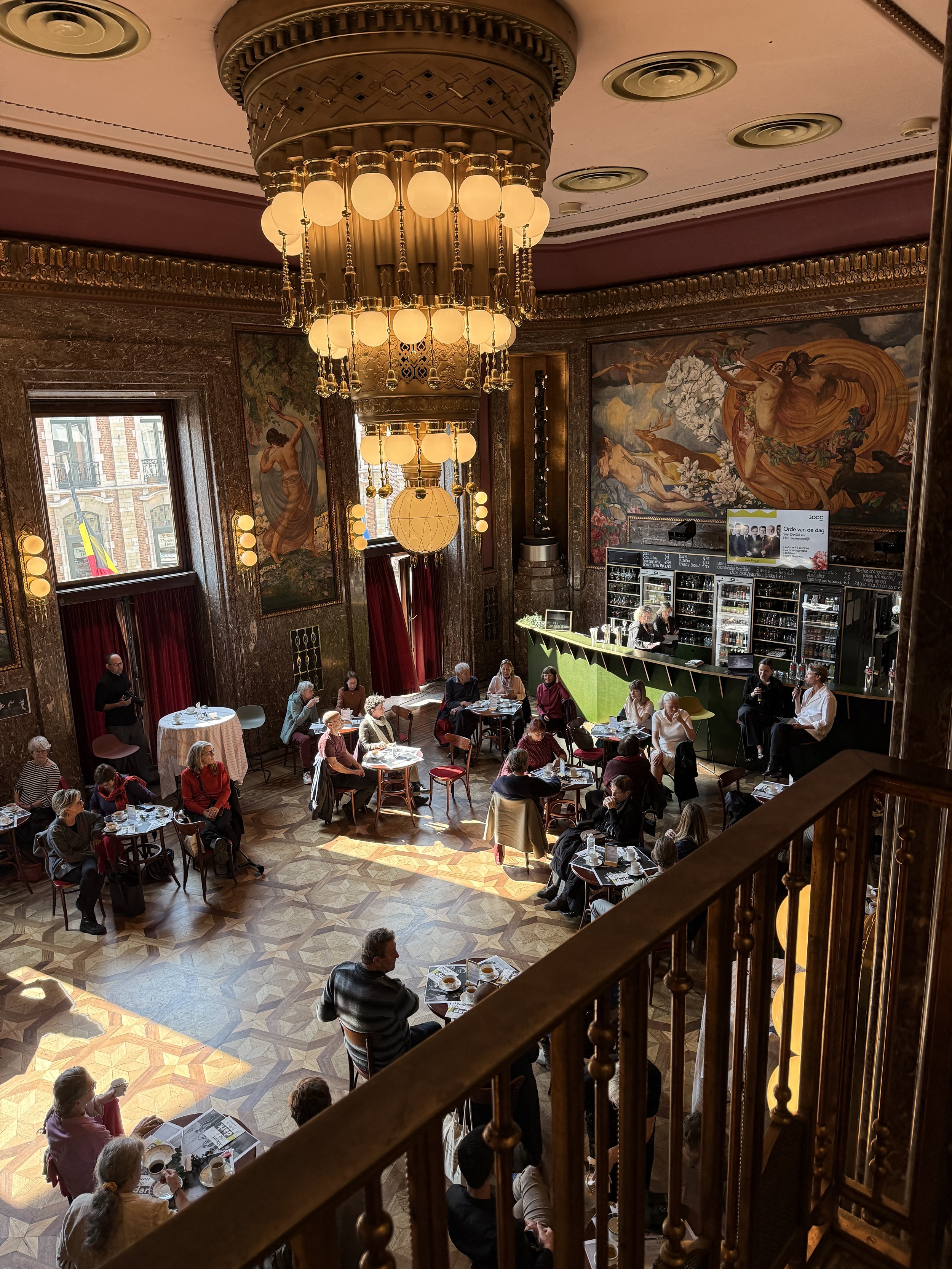 Hear the silence salon