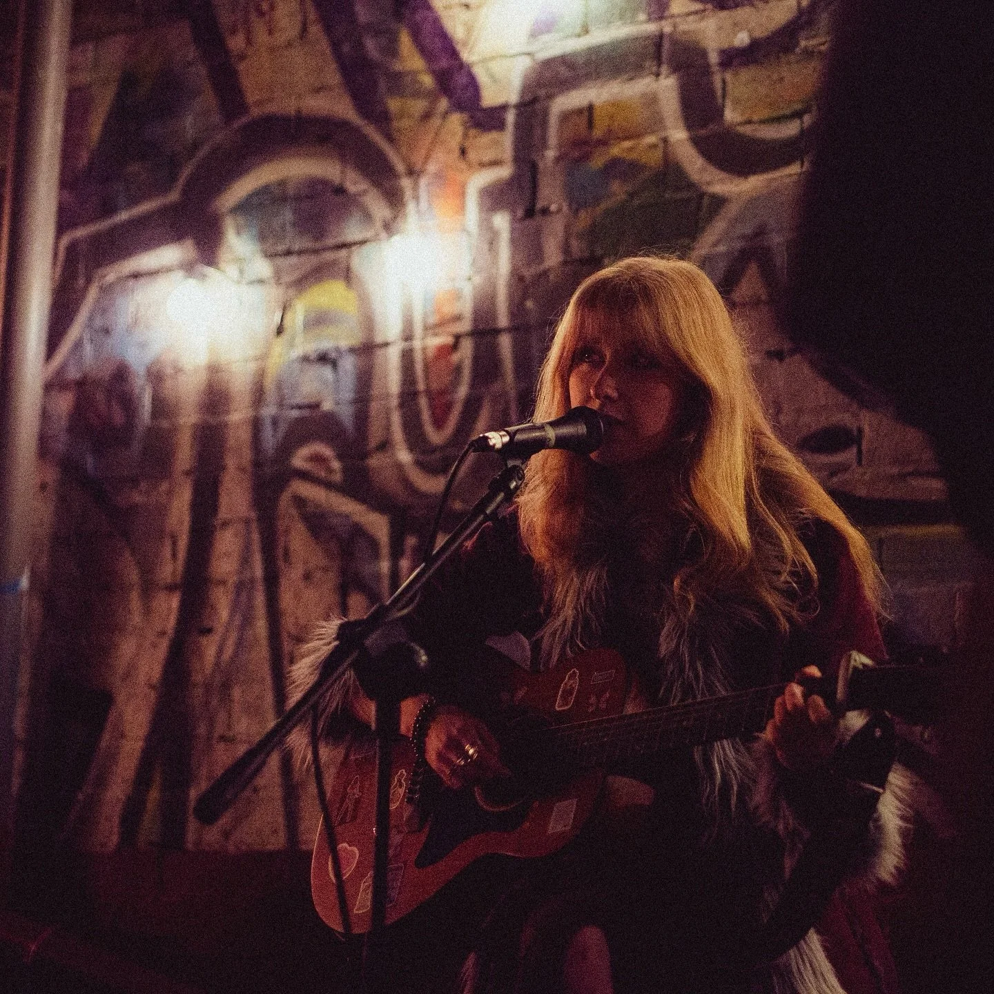 what an honour to open for the incredible sofia menguita. i&rsquo;ll be replaying this night in my head for years, thank you to everyone who came x 

photos by @alexfurolo