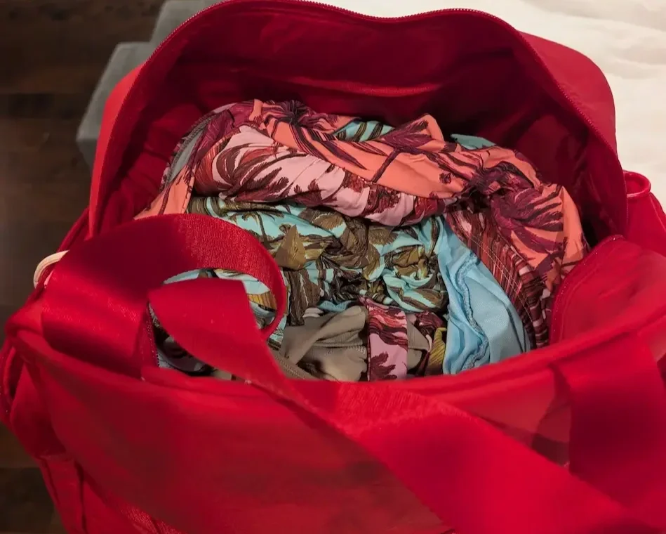 Away Overnight Featherlight Bag - Red