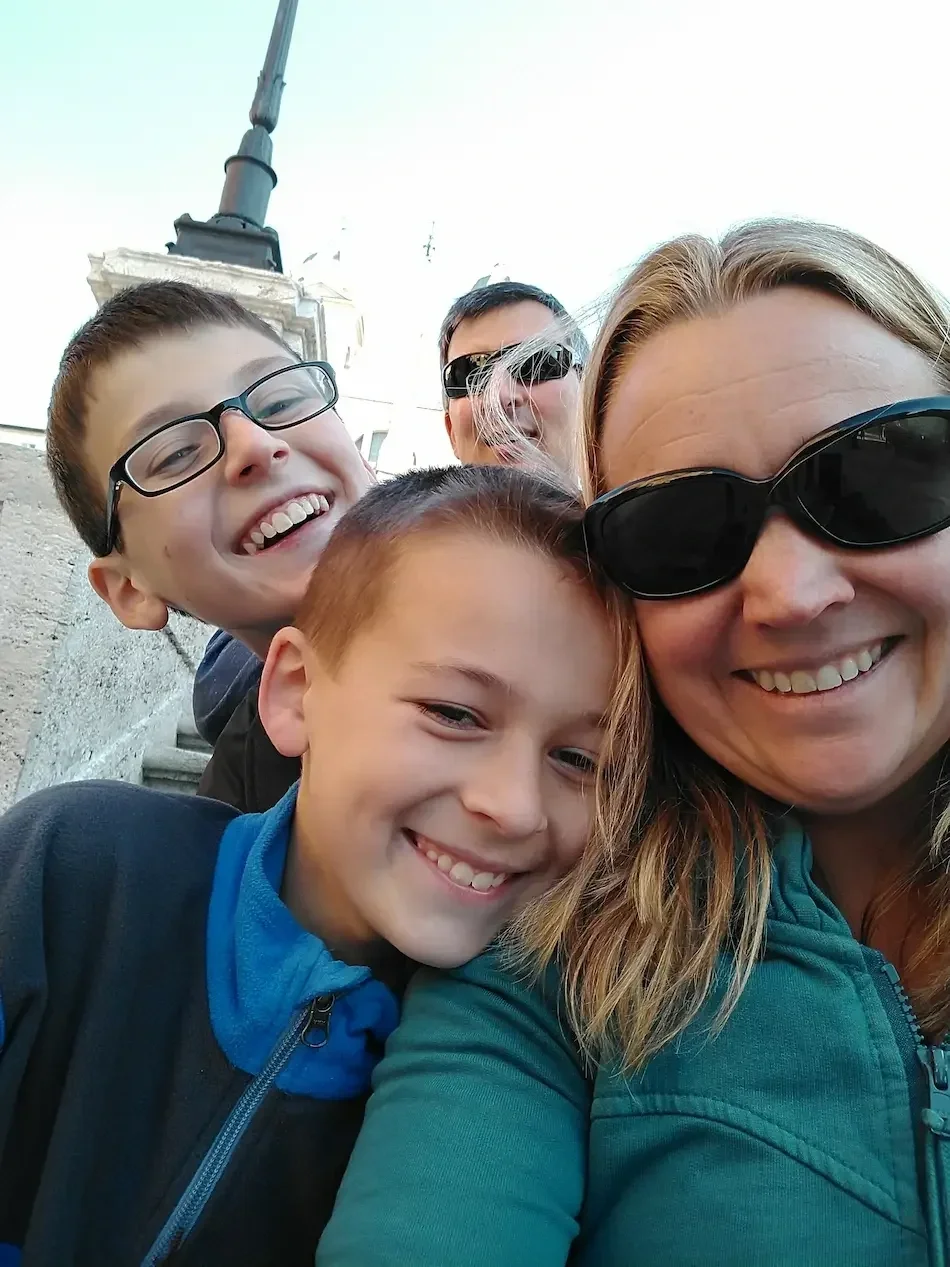 Family photo on the spanish steps