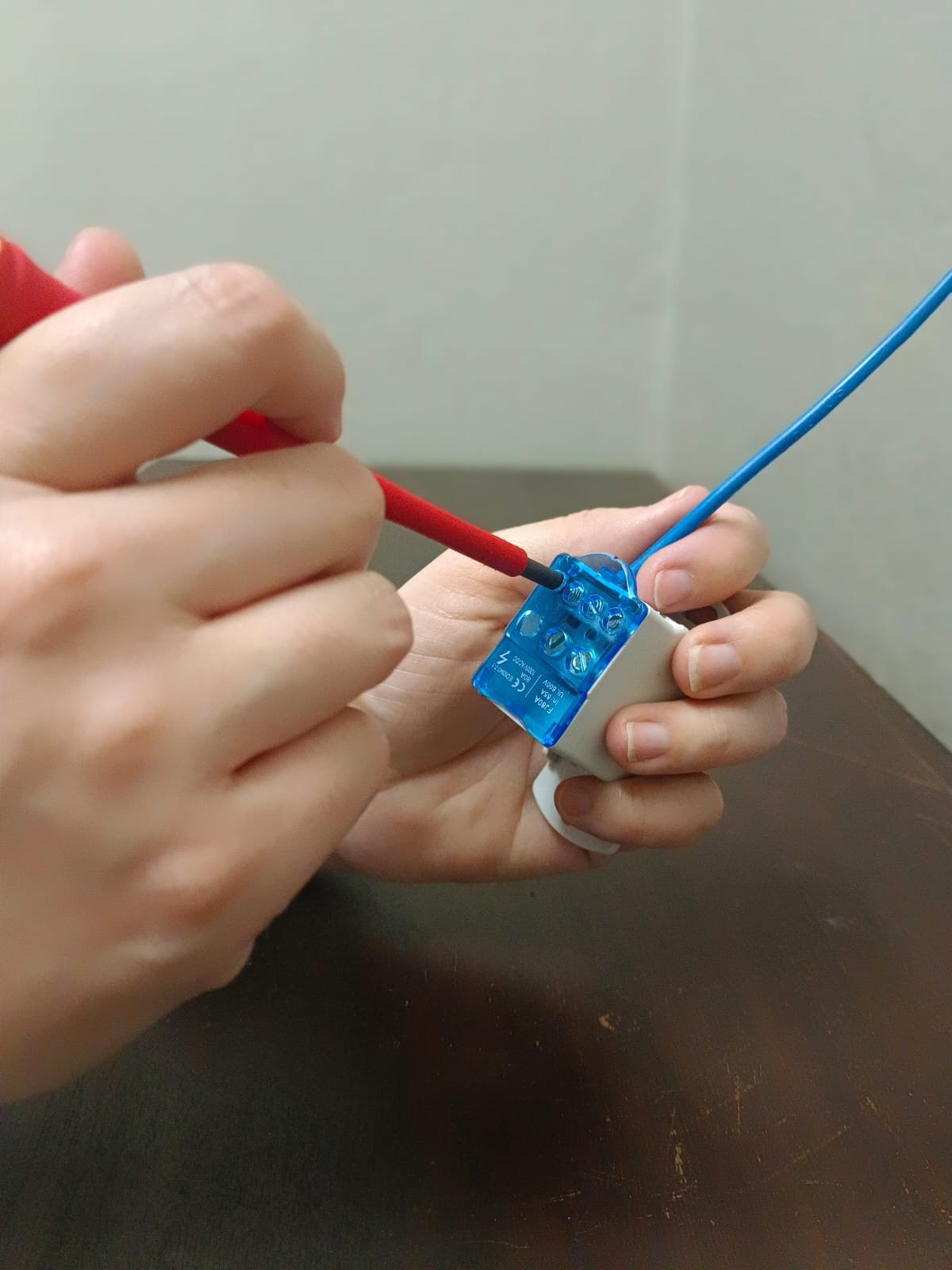 Bilateral hand use work sample
