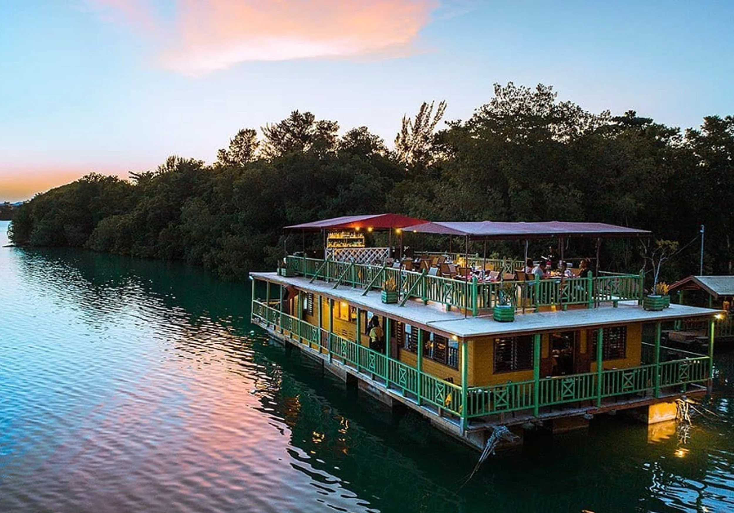 experiences_houseboatgrill.jpg