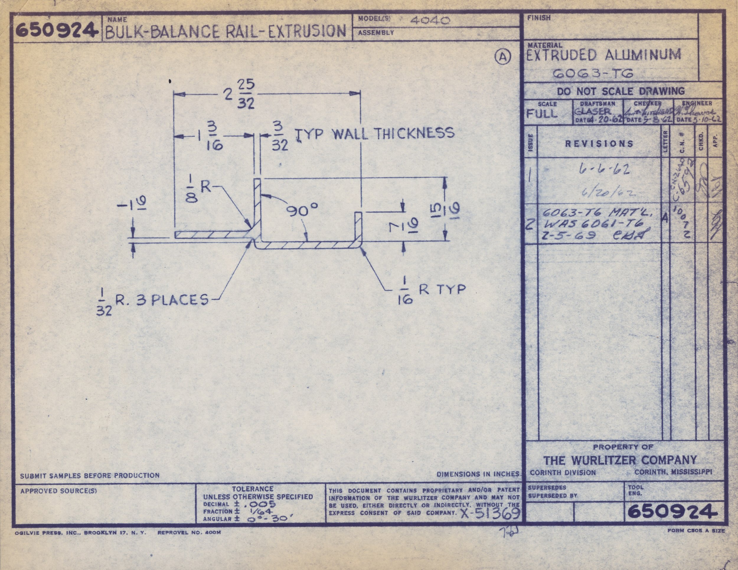 Technical engineering drawing of a bulk-balance rail extrusion made of extruded aluminum, showing dimensions, specifications, and technical details.
